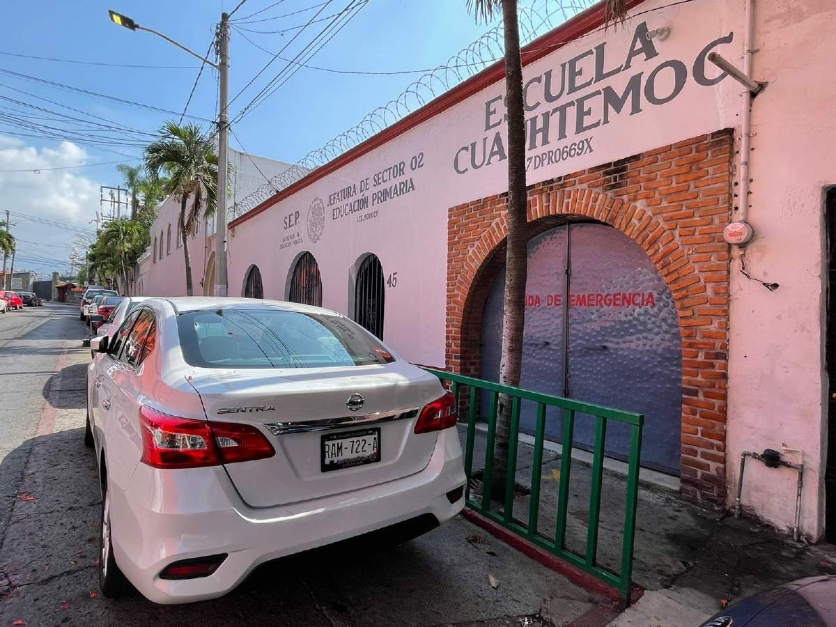 Roban tubería en primaria de Cuernavaca