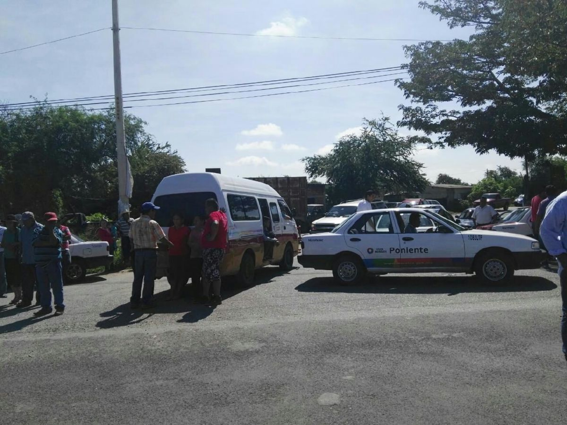 Persiste la invasión de taxis metropolitanos en la zona poniente: transportistas