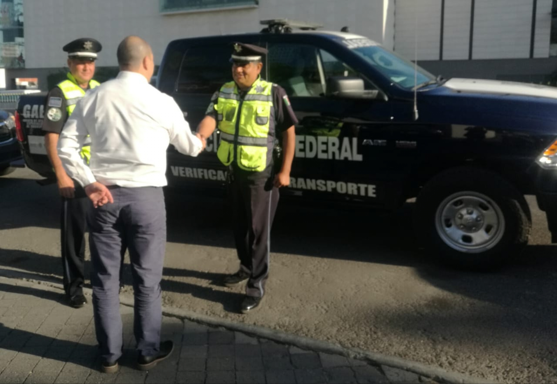 Localizan policías federales vehículo robado