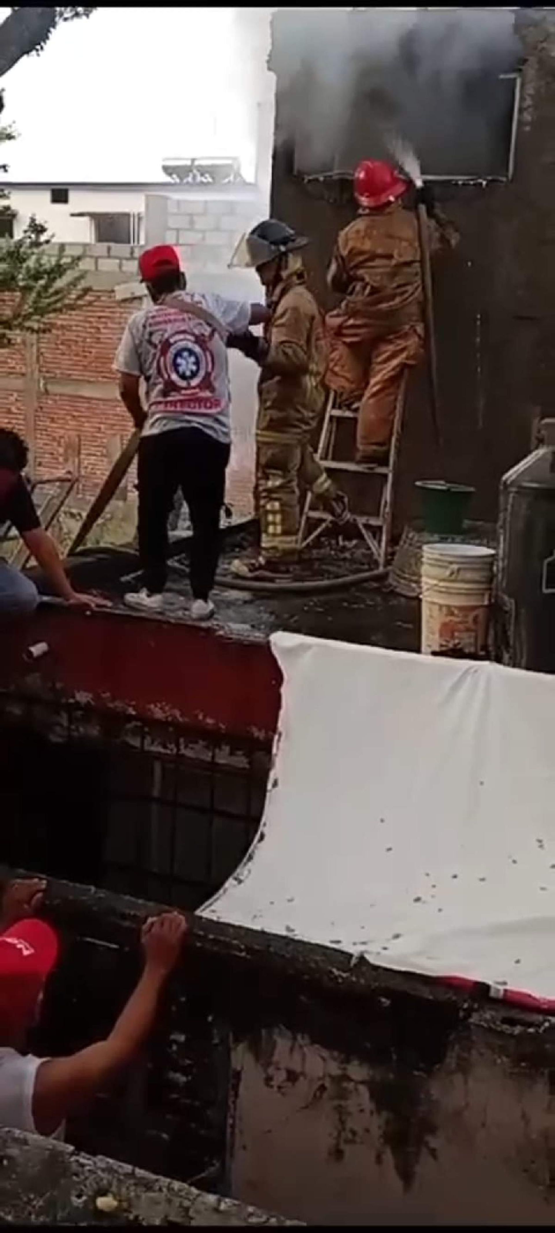 Individuo quema la casa de su madre en Panchimalco