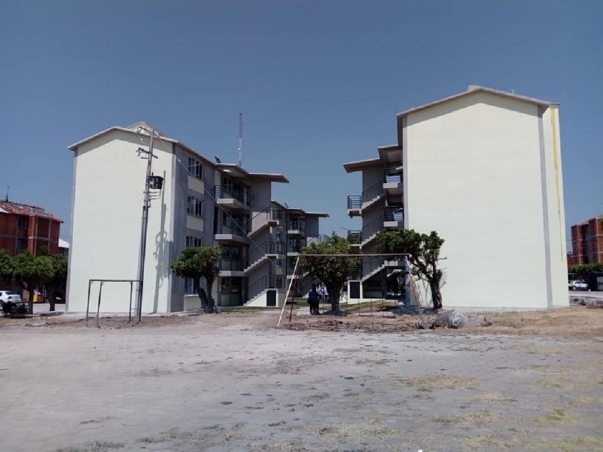 Reciben viviendas damnificados de Infonavit Tetelcingo