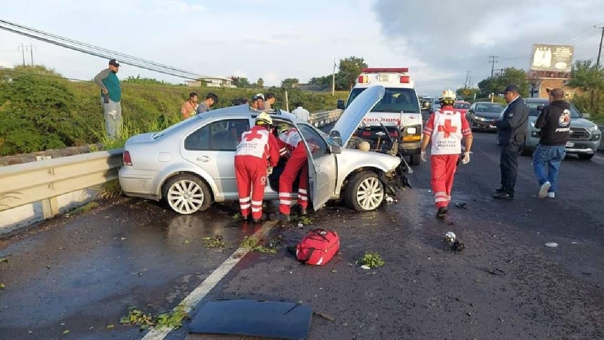Un hombre murió y una mujer resultó herida durante un choque
