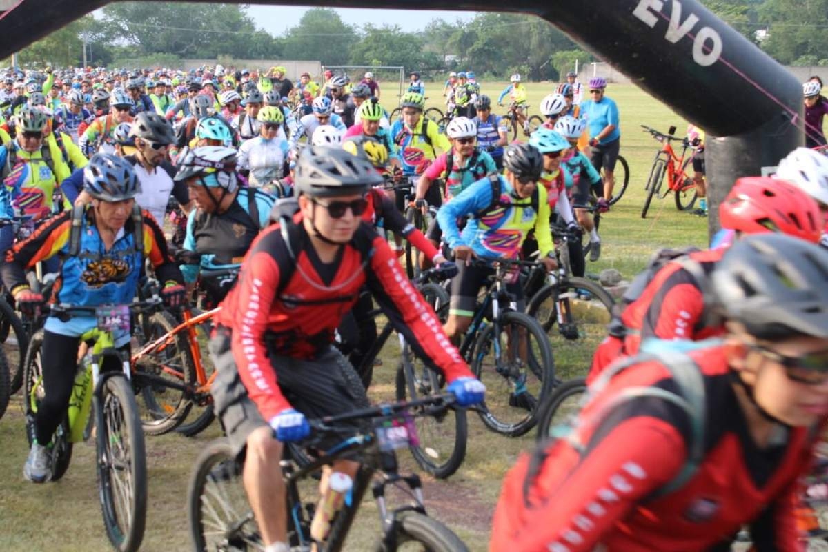 Cientos de ciclistas participaron en reto deportivo