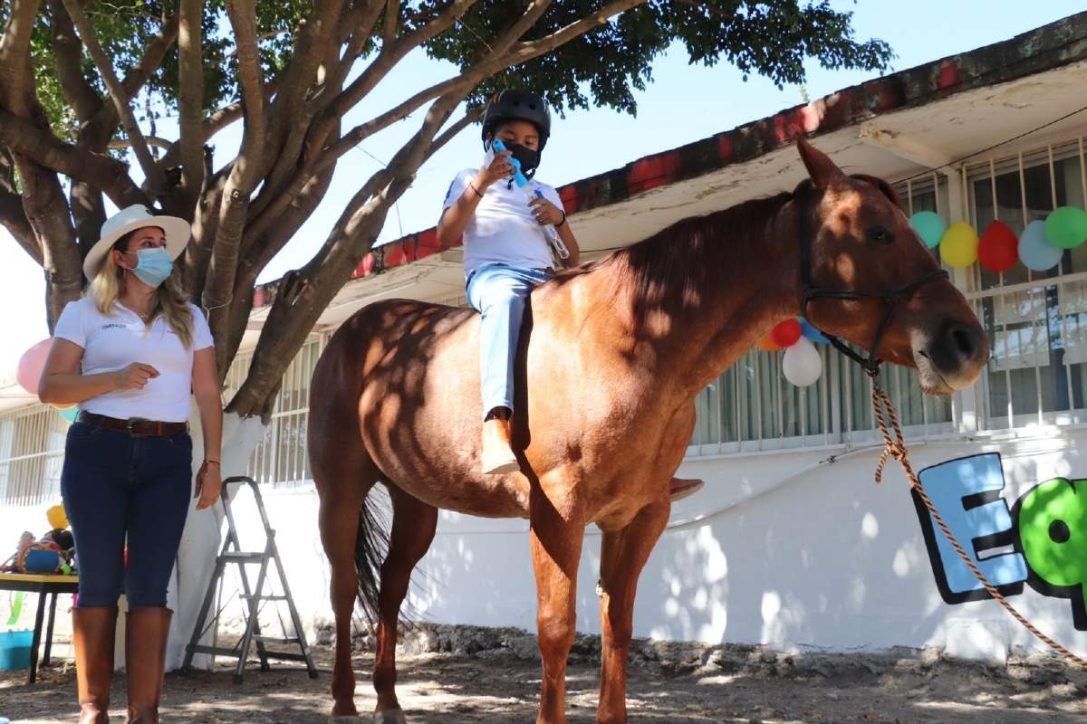Ofrecerán equinoterapia en el DIF de TLaquiltenango