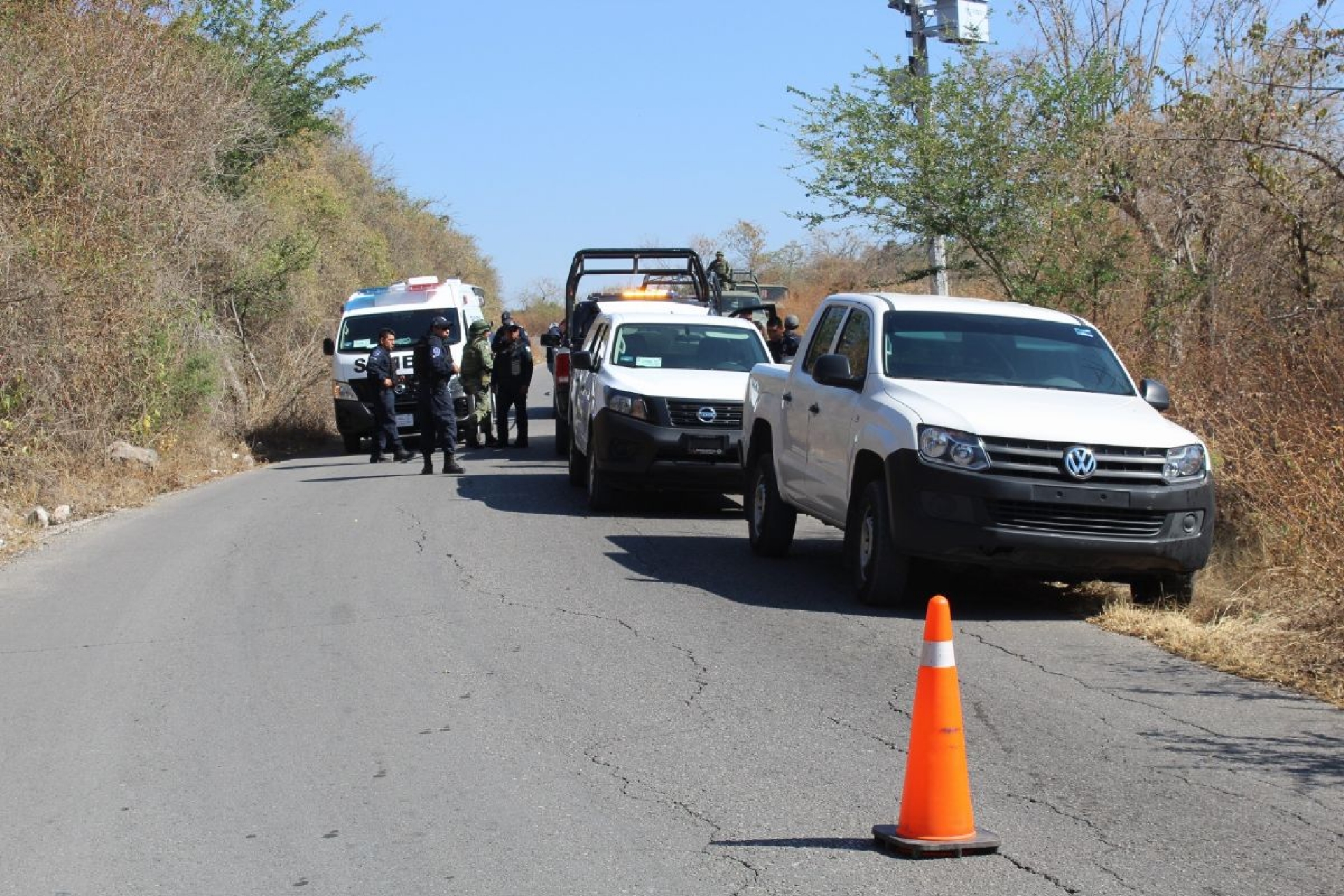 Abandonan un cadáver maniatado en Tetecalita