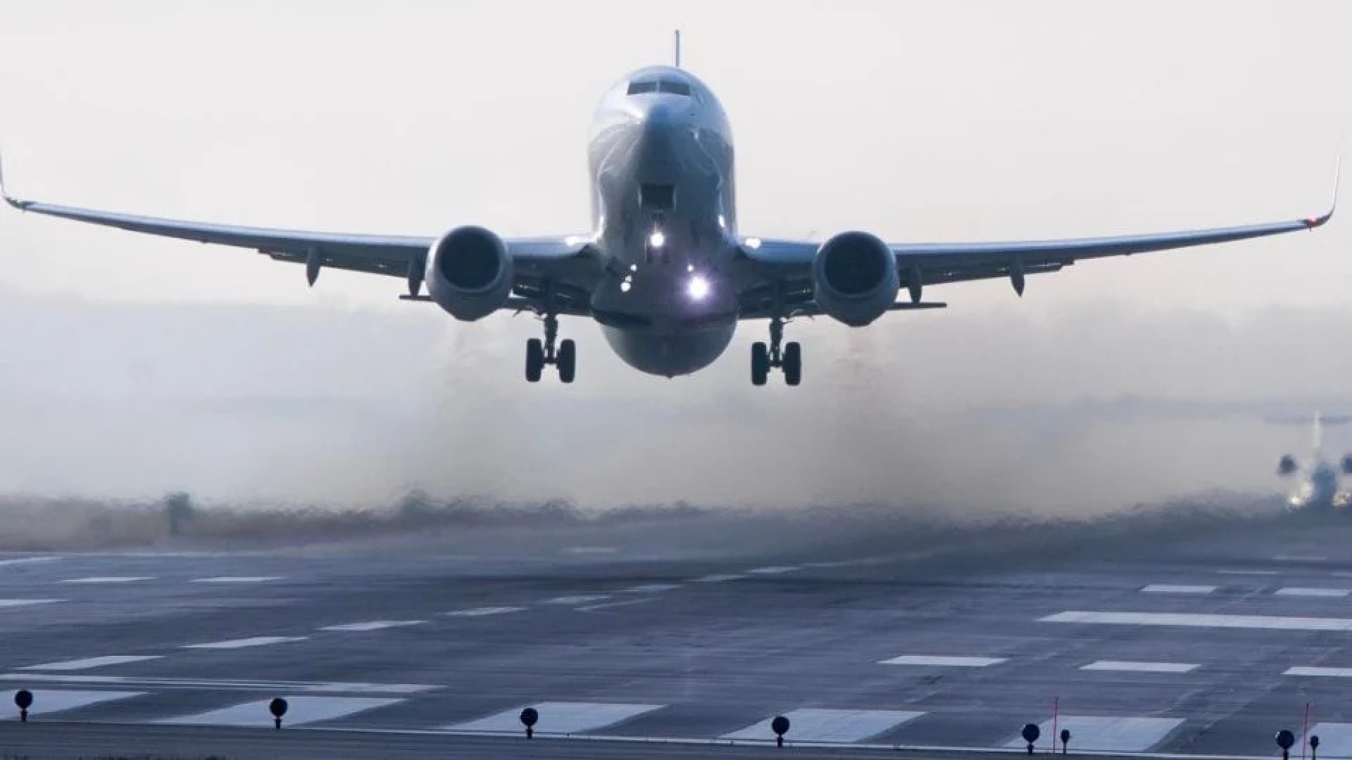 Estados Unidos reducirá vuelos en 40 aeropuertos por cierre federal