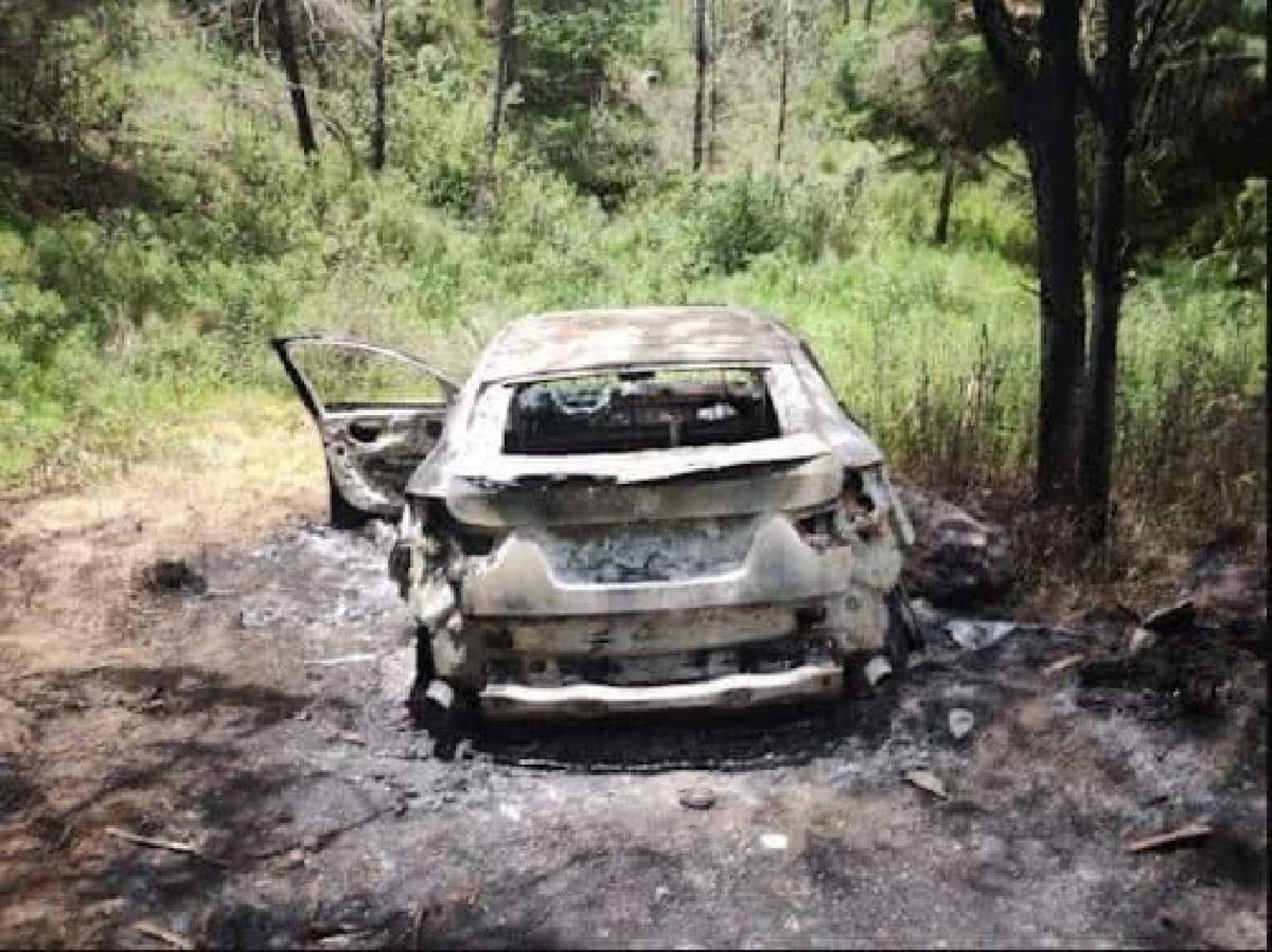 Hallan dos cadáveres calcinados en Huitzilac
