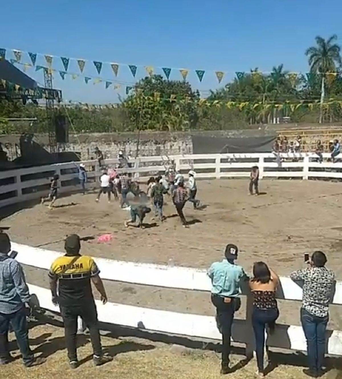 Realizan mojiganga y jaripeo en San Gabriel Las Palmas