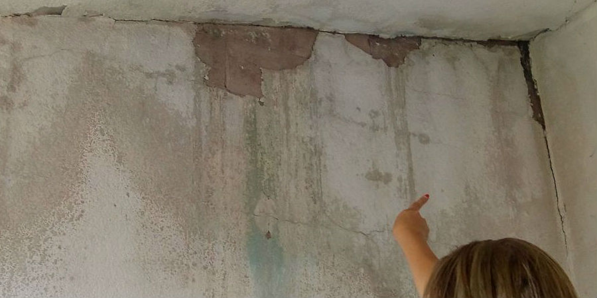 Denuncian vecinos de Acolapa que no han obtenido respuesta por daños registrados en sus viviendas