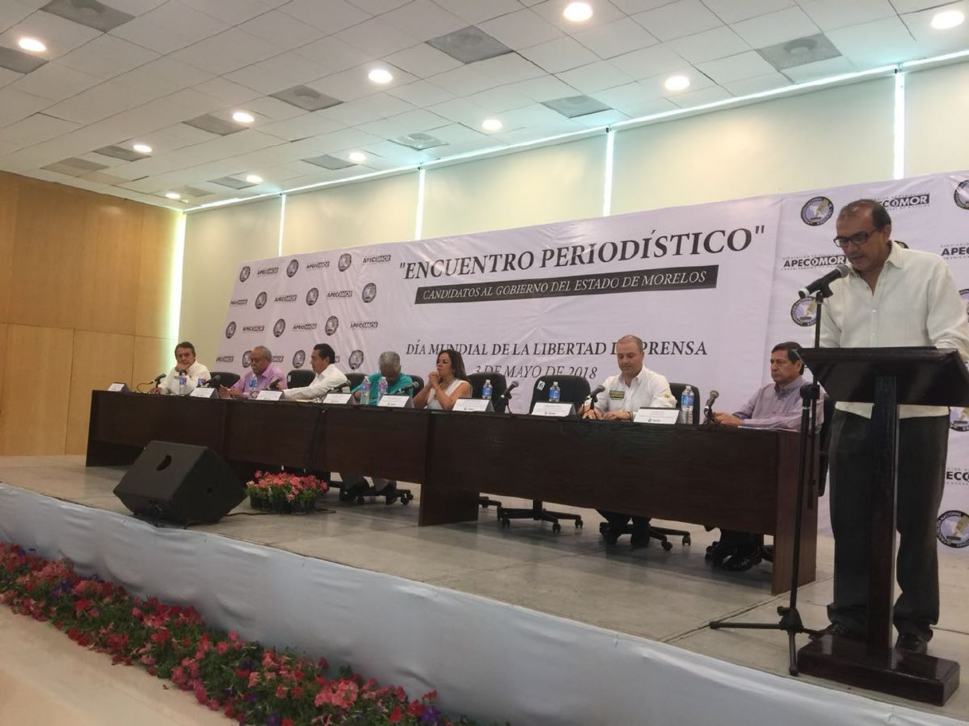 Participan candidatos en foro periodístico
