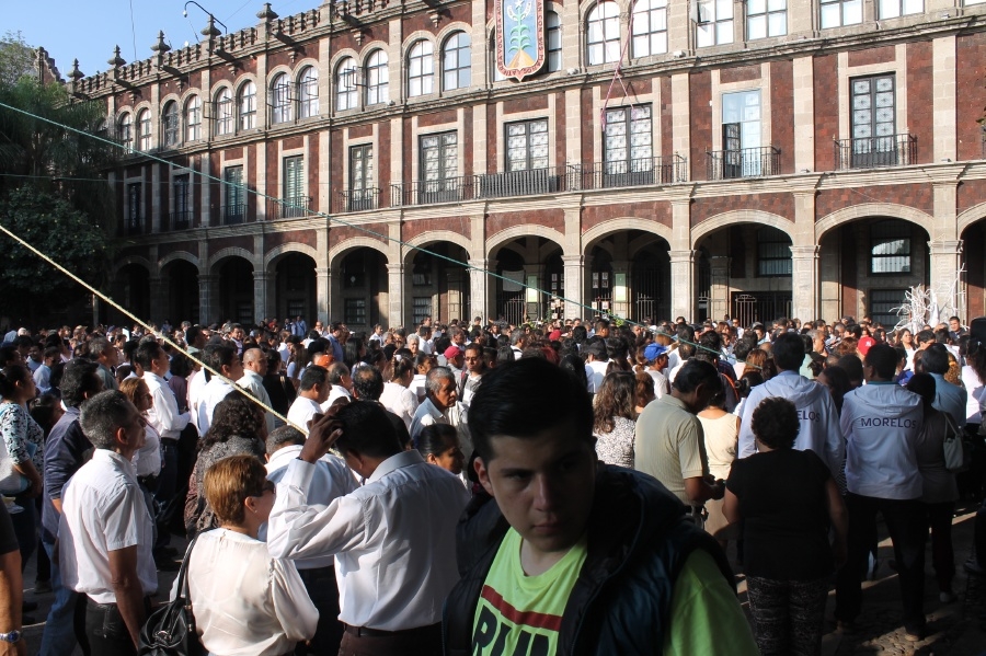 Se rebelan burócratas