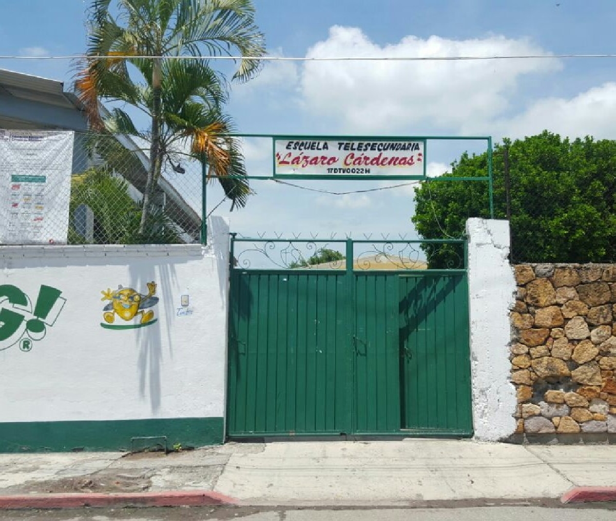 Falta un maestro en la Telesecundaria Lázaro Cárdenas en Zacatepec