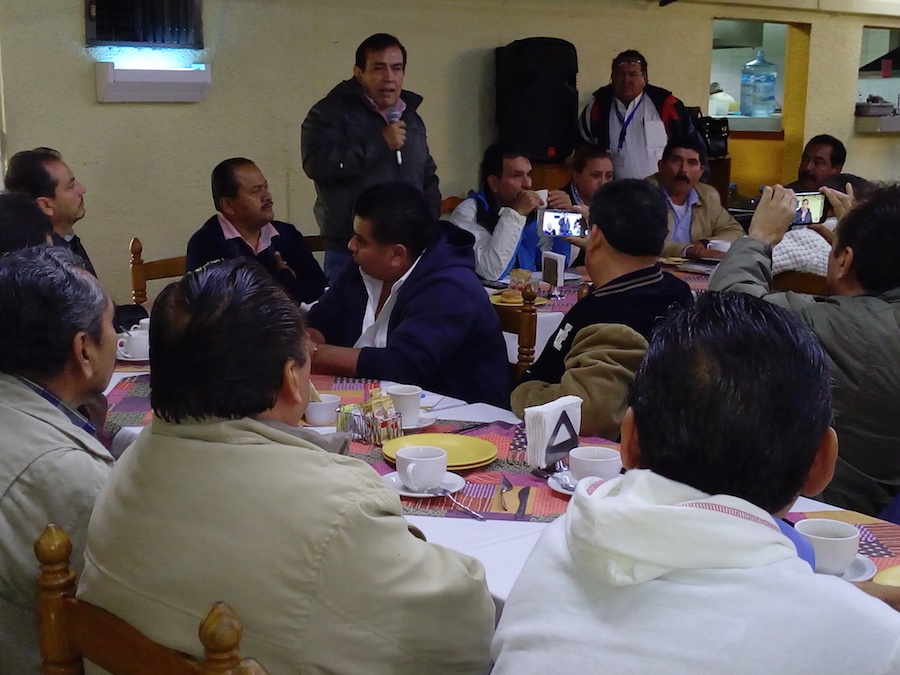 Posponen "Hoy no circula" para taxis