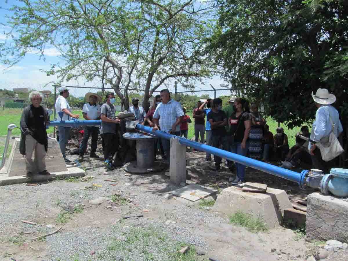 Se manifiestan vecinos de Tlaltizapán en demanda de agua