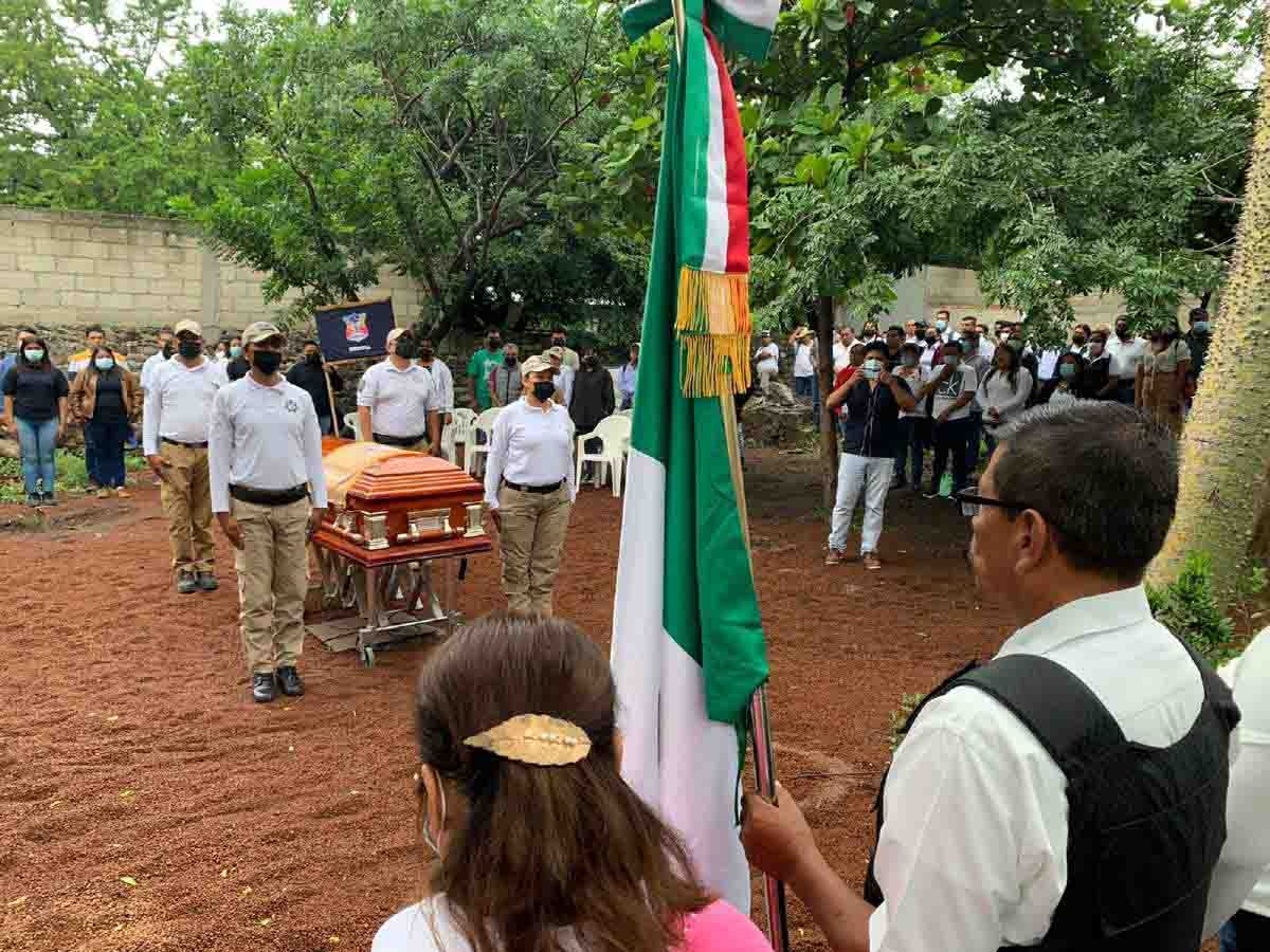 Rinden homenaje a titular de Tránsito de Xoxocotla