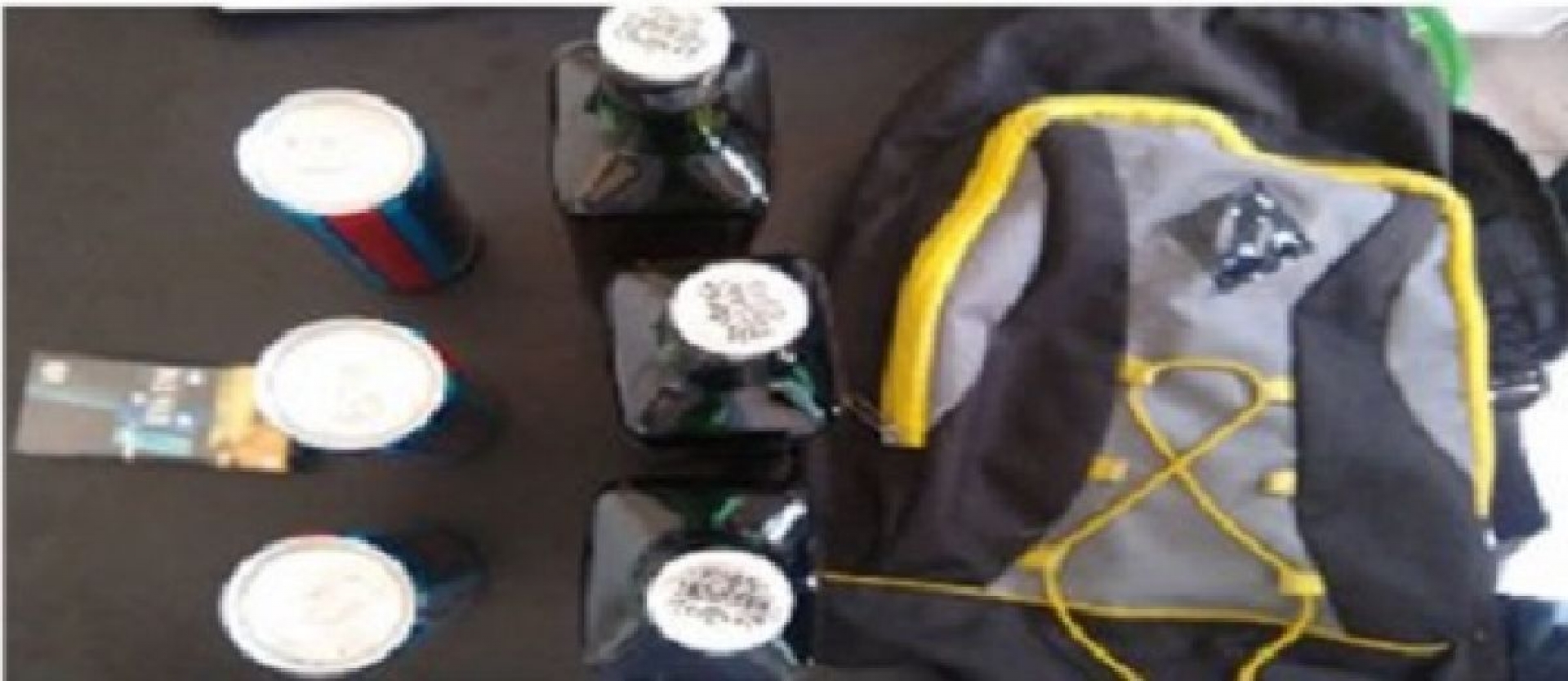 Se salieron de una tienda sin pagar