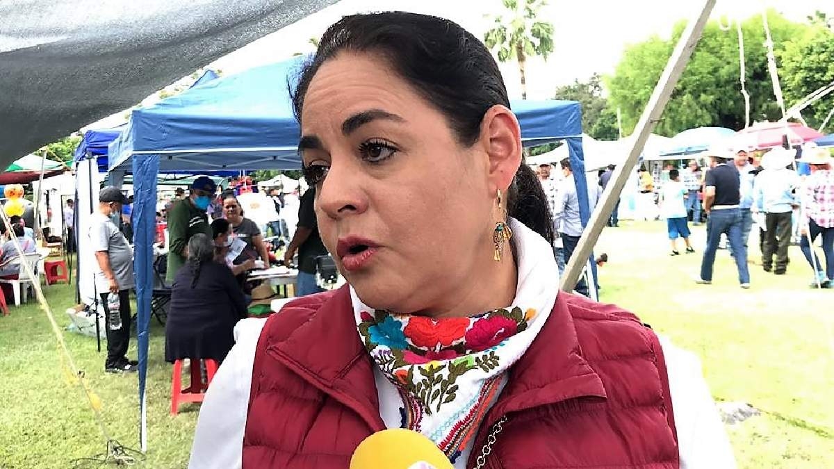 Campesinos acuden a feria agropecuaria en busca de apoyos