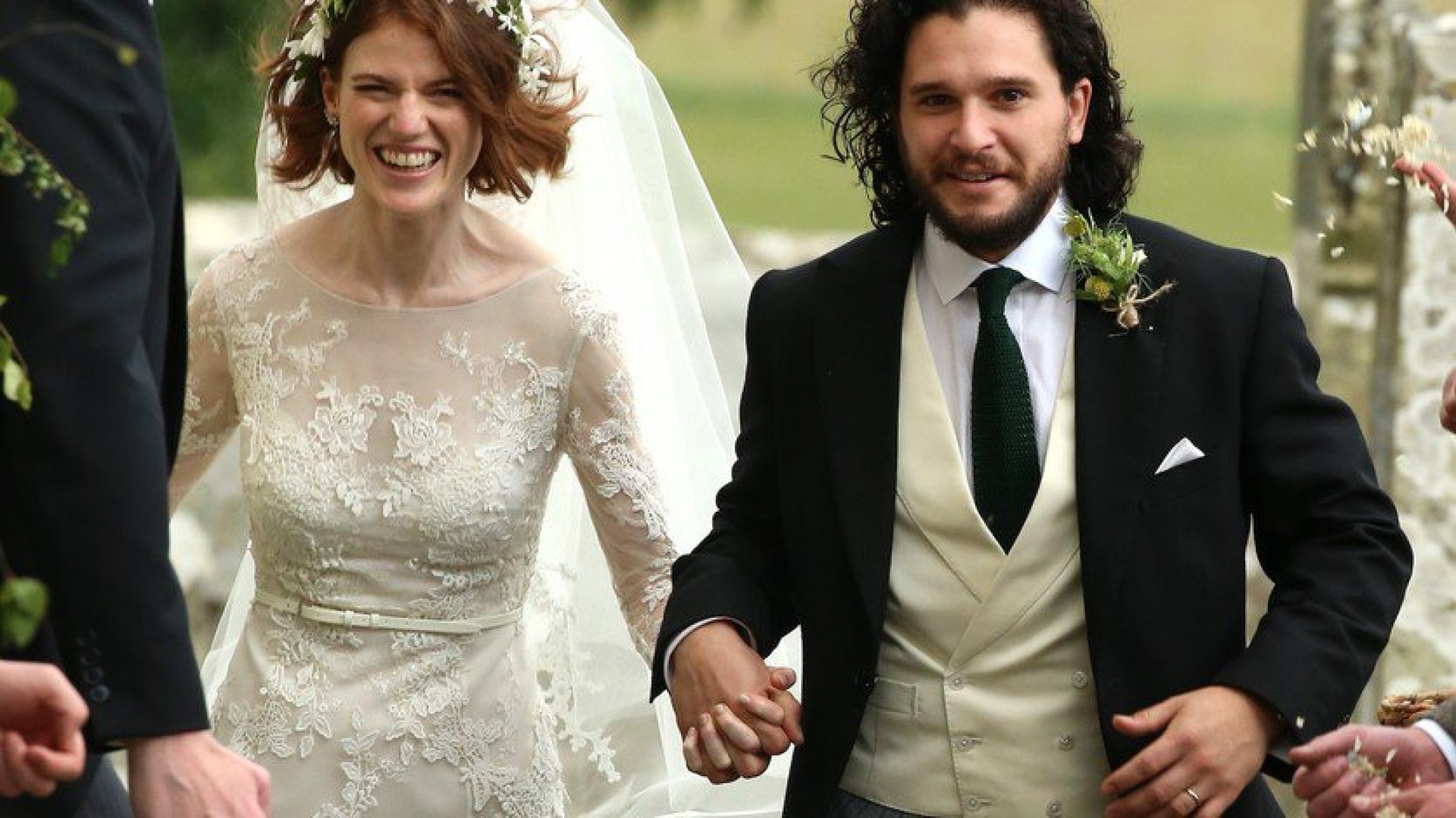 Fotografías de Kit Harringon y Rose Leslie que demuestran que el amor de cine puede hacerse realidad