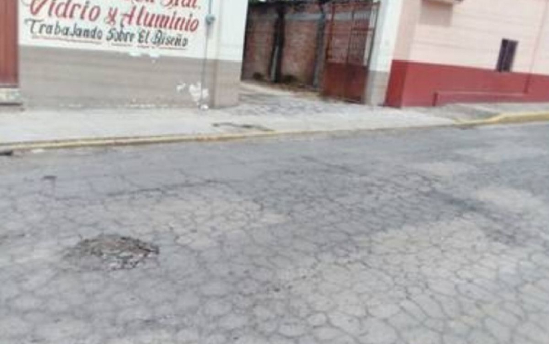 Intransitables, las avenidas y calles de Ayala a causa de los baches: automovilistas