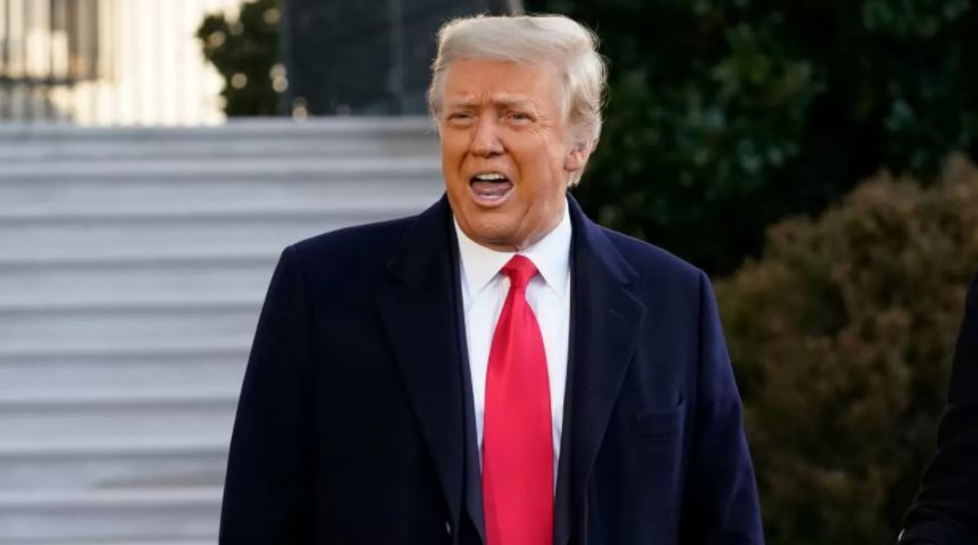 Corte Suprema de EU descarta demandas contra ingresos de Trump