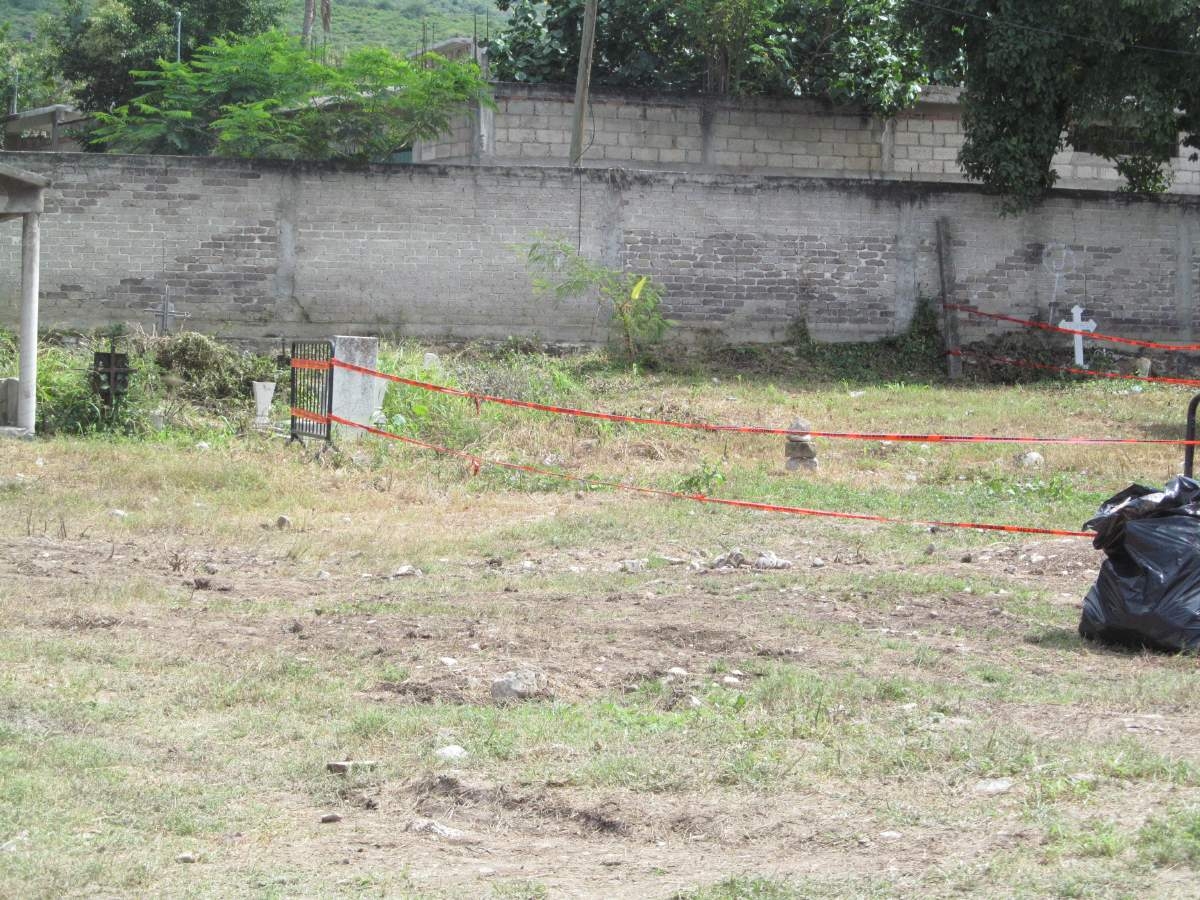 Revelan que habría 100 cuerpos enterrados en fosa irregular de Jojutla
