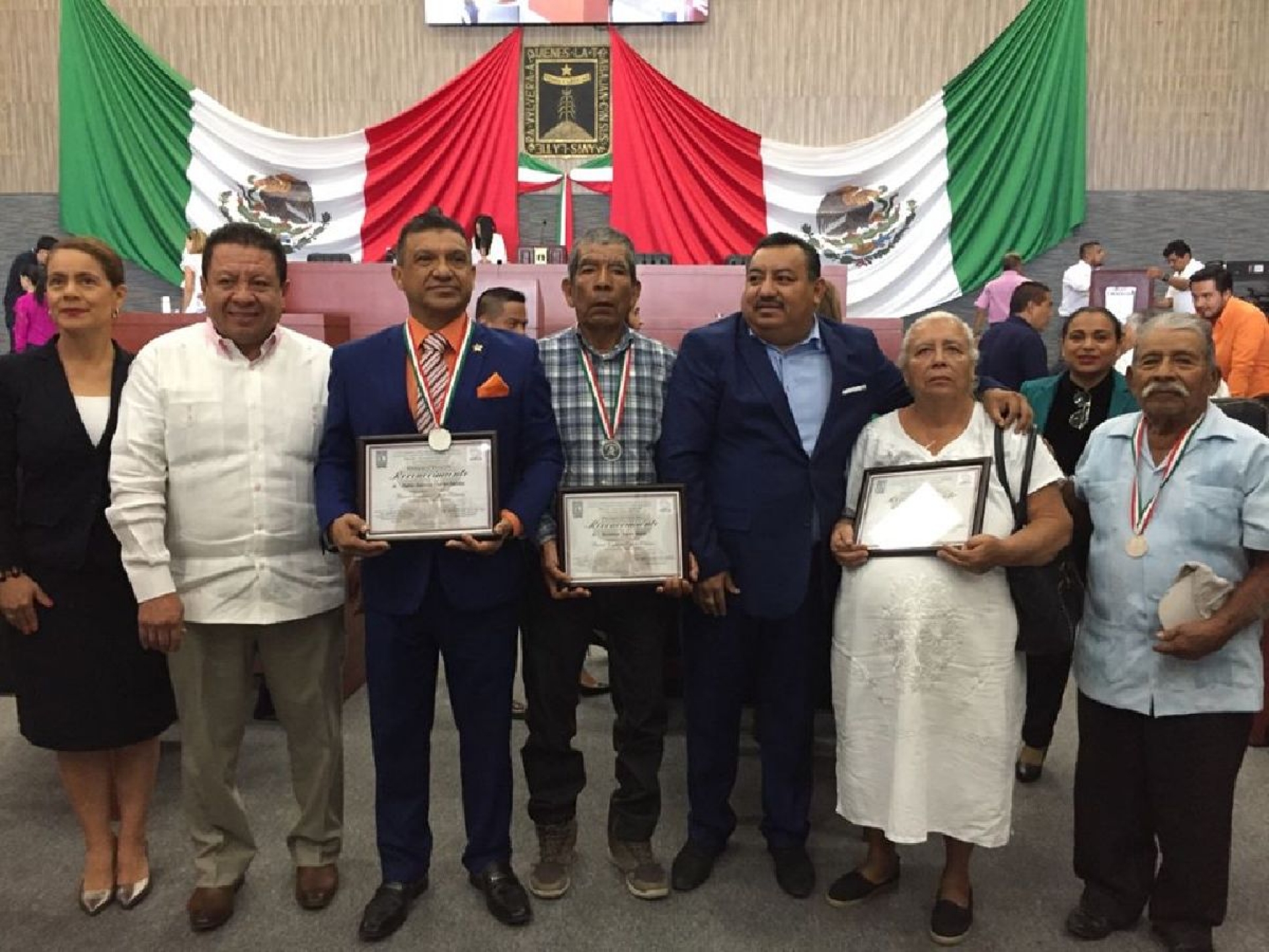 Reconocen a migrantes morelenses distinguidos