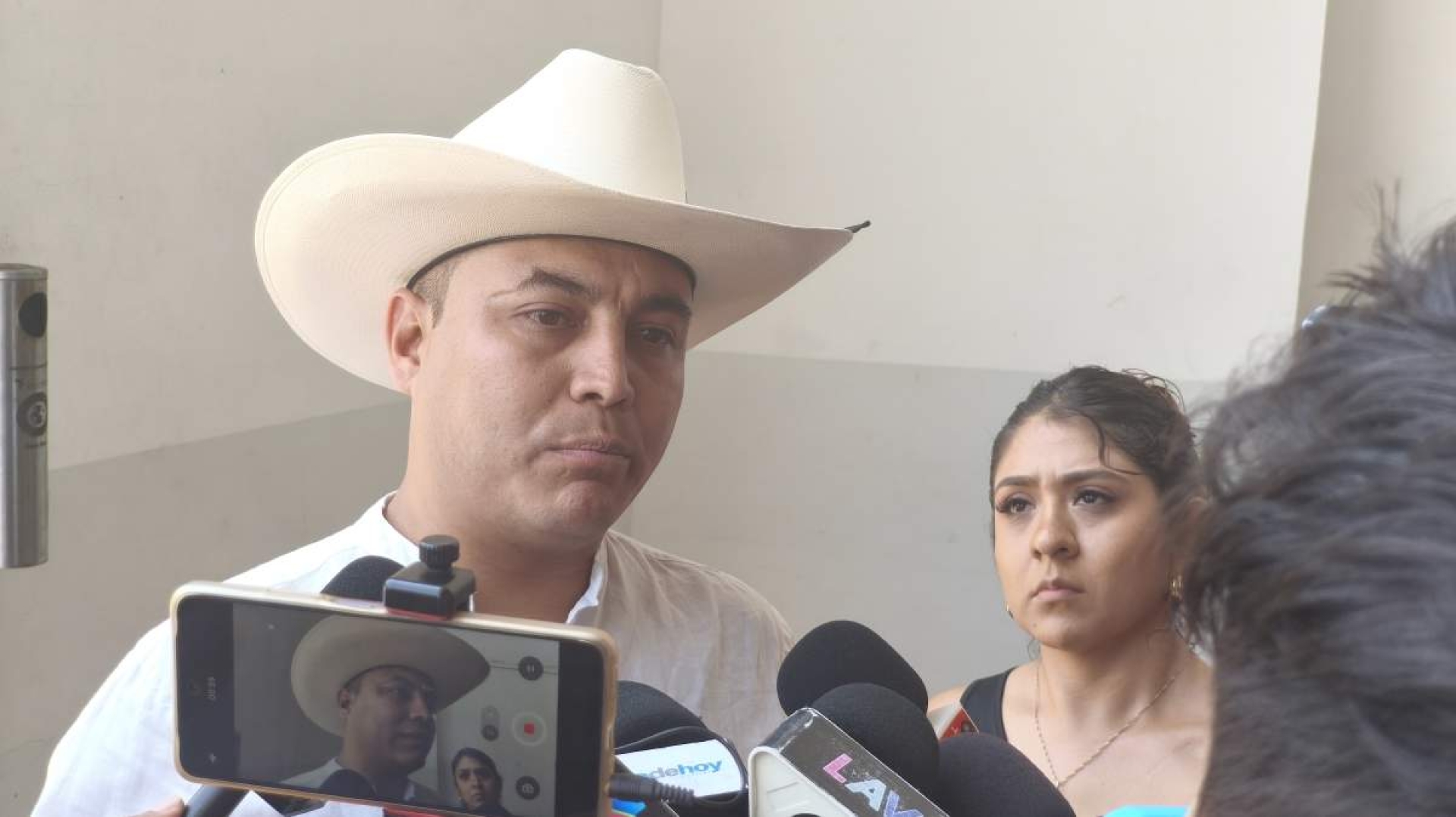 Piden ganaderos más acciones para combatir al gusano barrenador