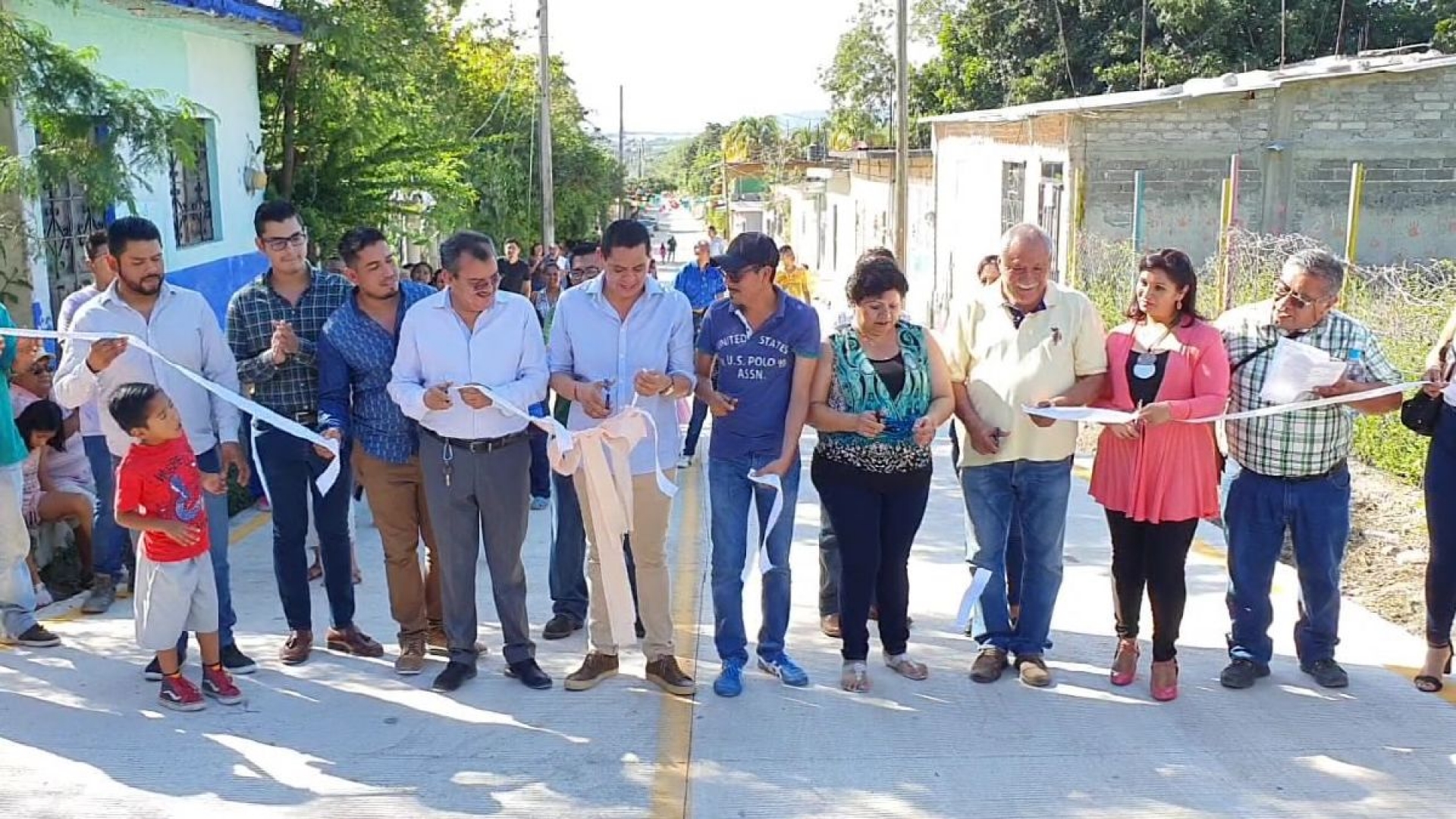 Inauguran pavimentación de calles en colonia de Jojutla