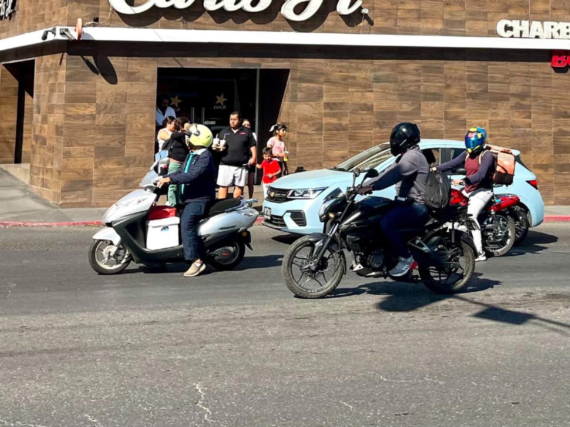 Al corralón, motocicletas irregulares