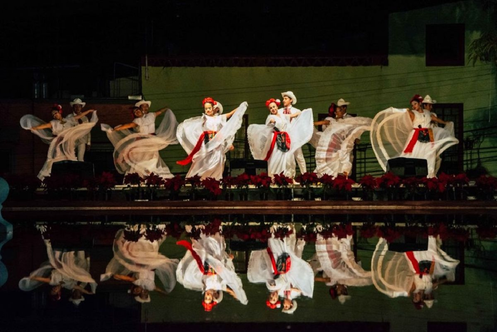 Se realiza Festival “Luz Decembrina” en el Jardín Borda
