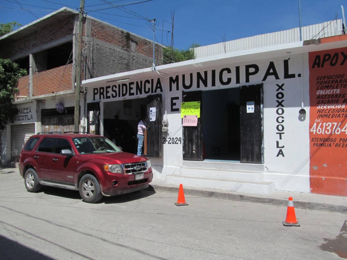 Edil de Xoxocotla no se hace responsable por adeudos anteriores a su administración