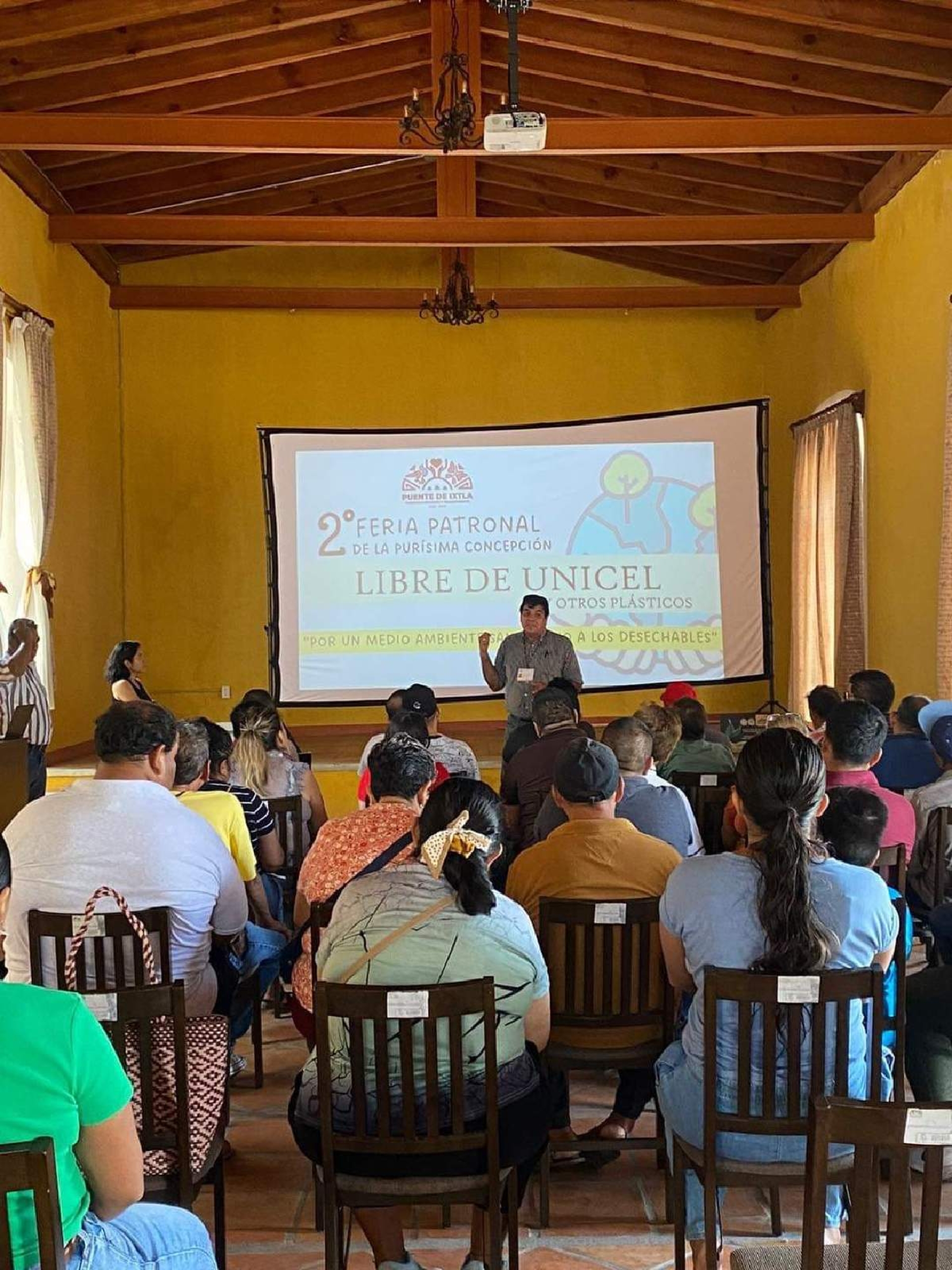 Reiteran llamado a evitar uso de unicel en feria de Puente de Ixtla