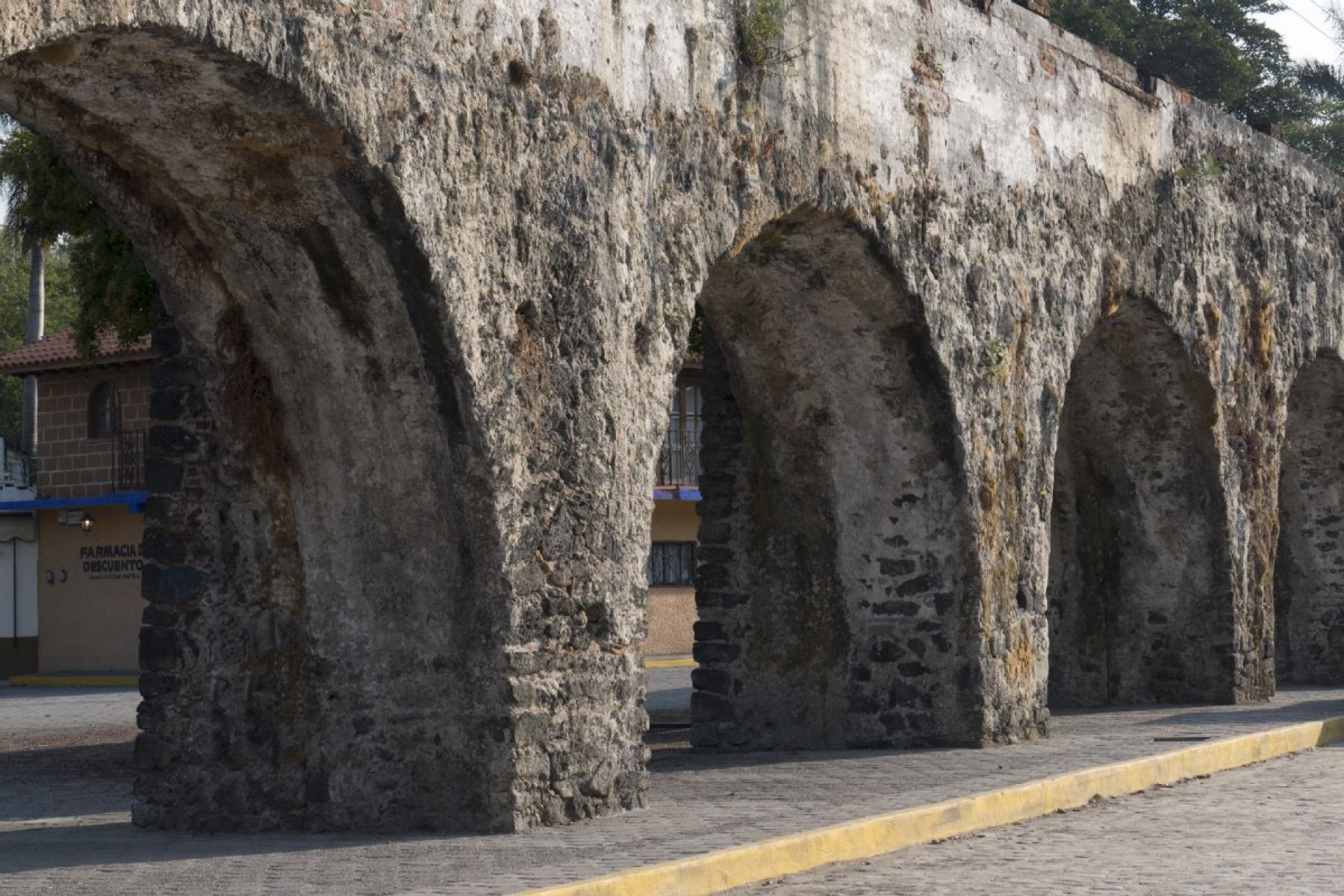 El viejo acueducto de la hacienda de Santa Catarina   Chiconcuac, Morelos
