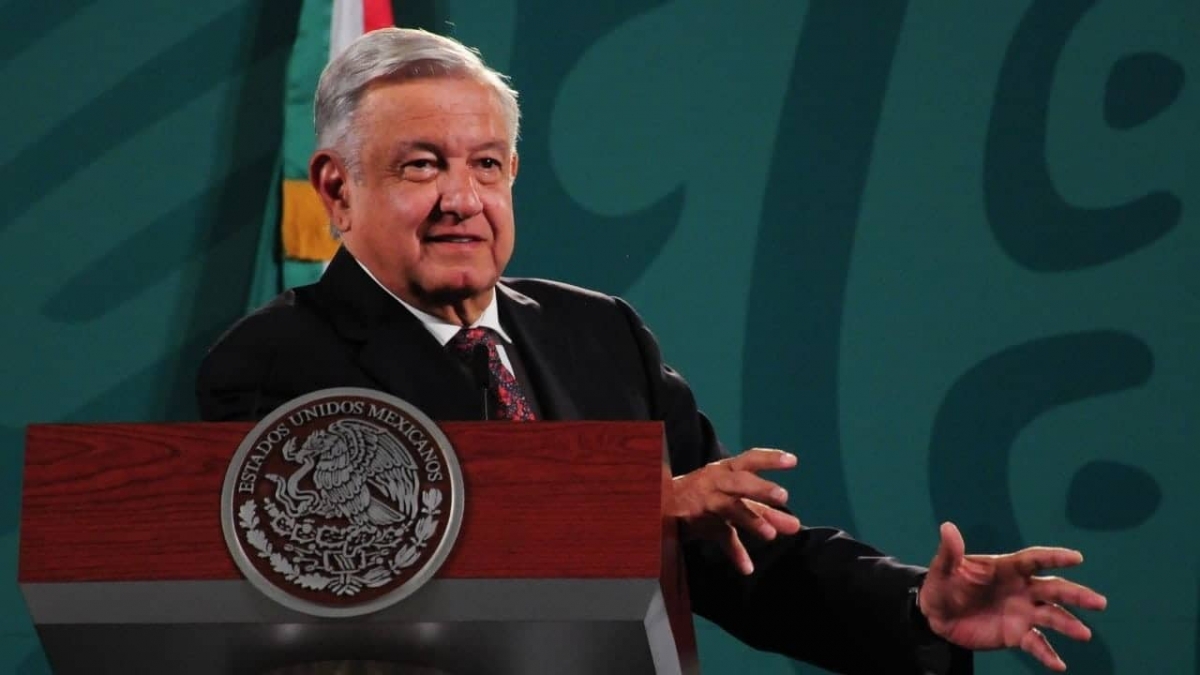AMLO llama a vacunarse ante tercera ola de COVID que afecta a jóvenes