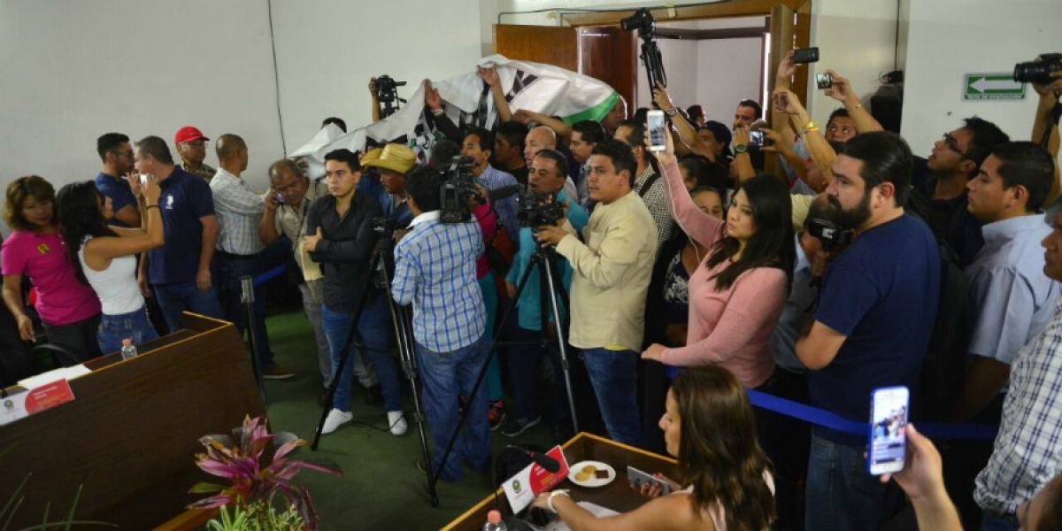 Protestan vecinos de la colonia Lagunilla en el Ayuntamiento de Cuernavaca
