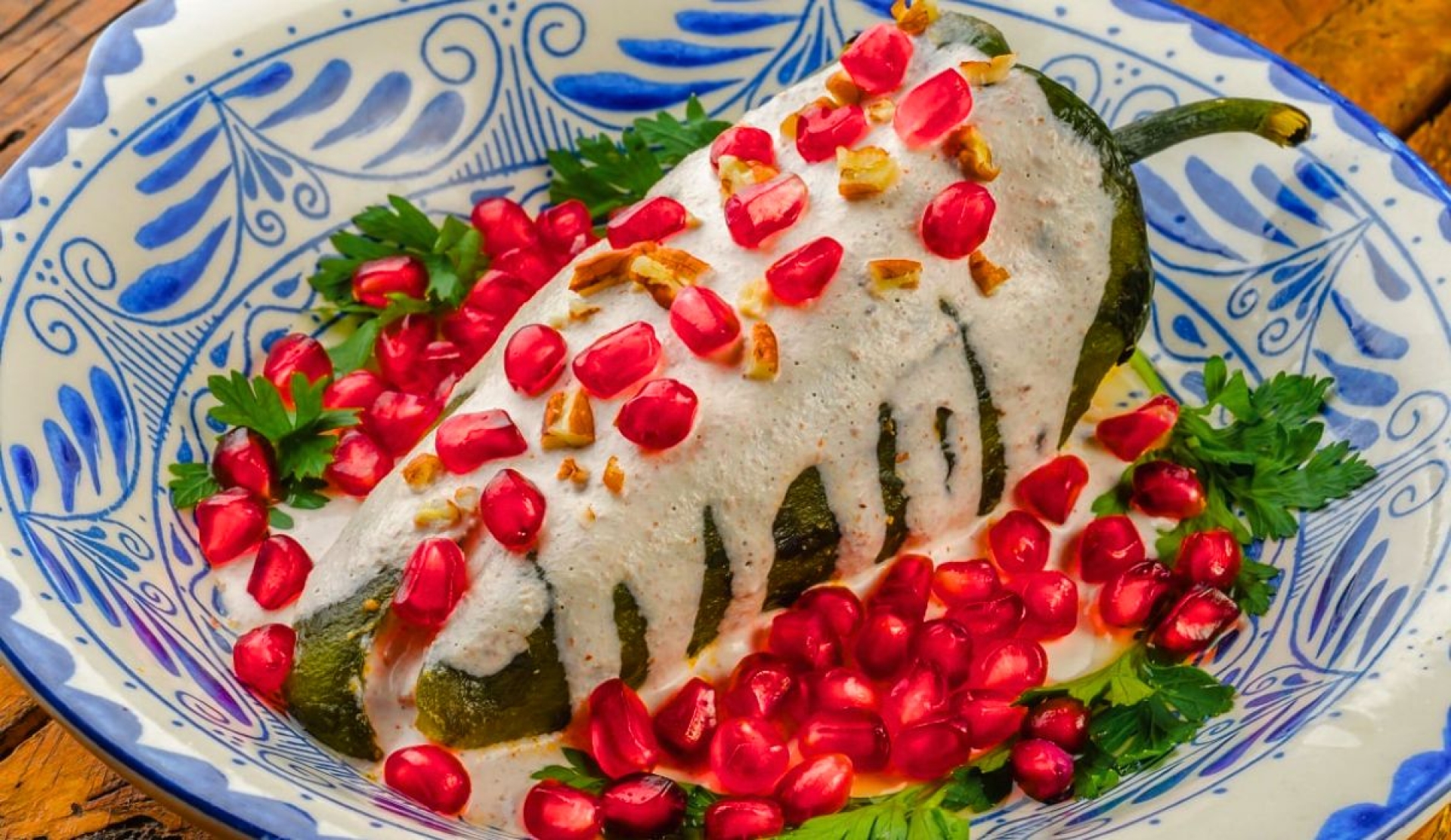 Chef Zahie revela su receta de nogada para chiles poblanos irresistibles