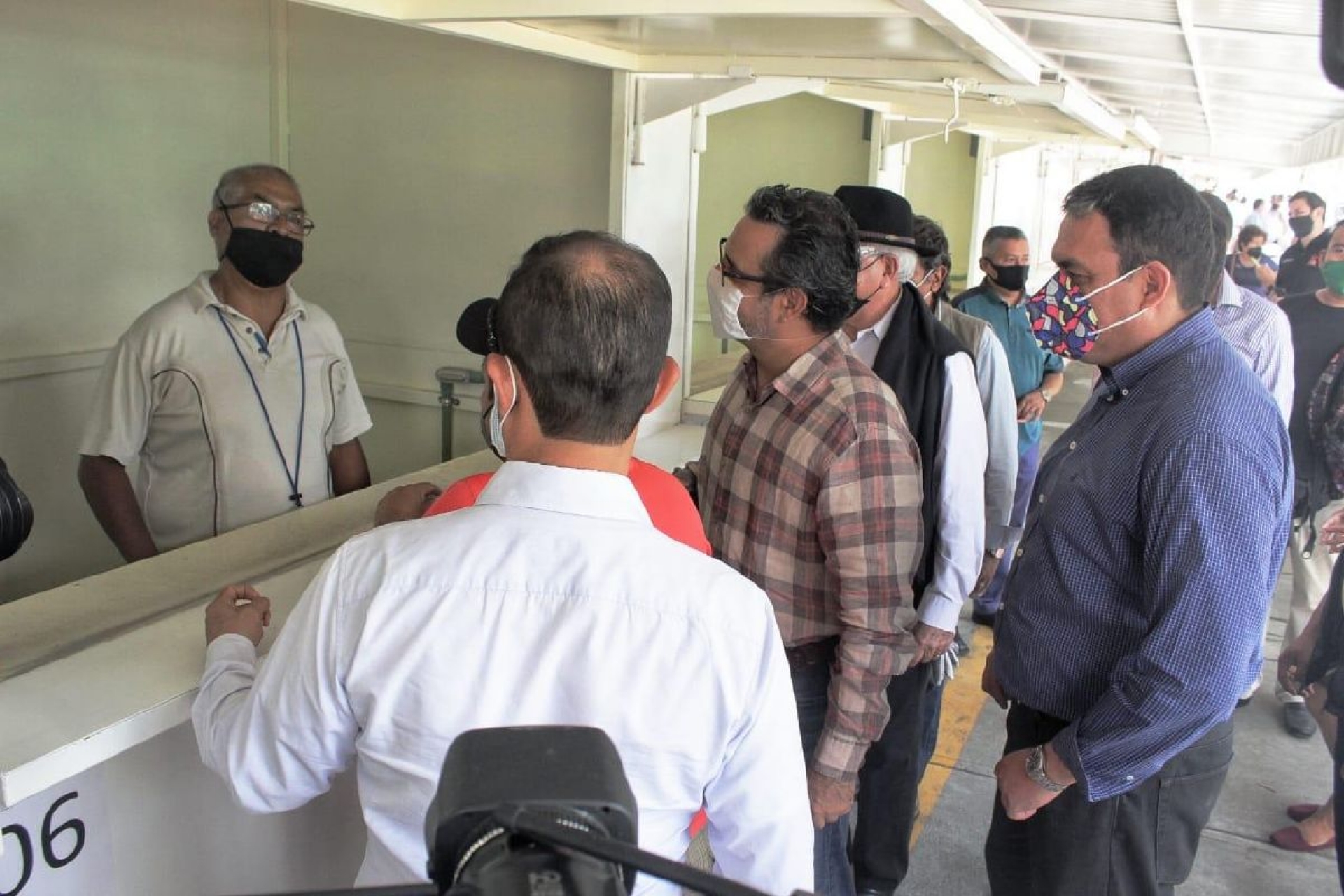Entrega Antonio Villalobos merenderos del IMSS