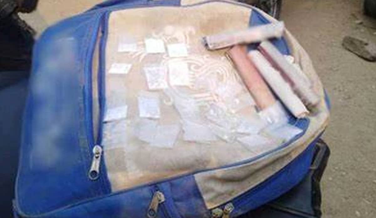 Tiró una mochila que contenía “cristal” y marihuana