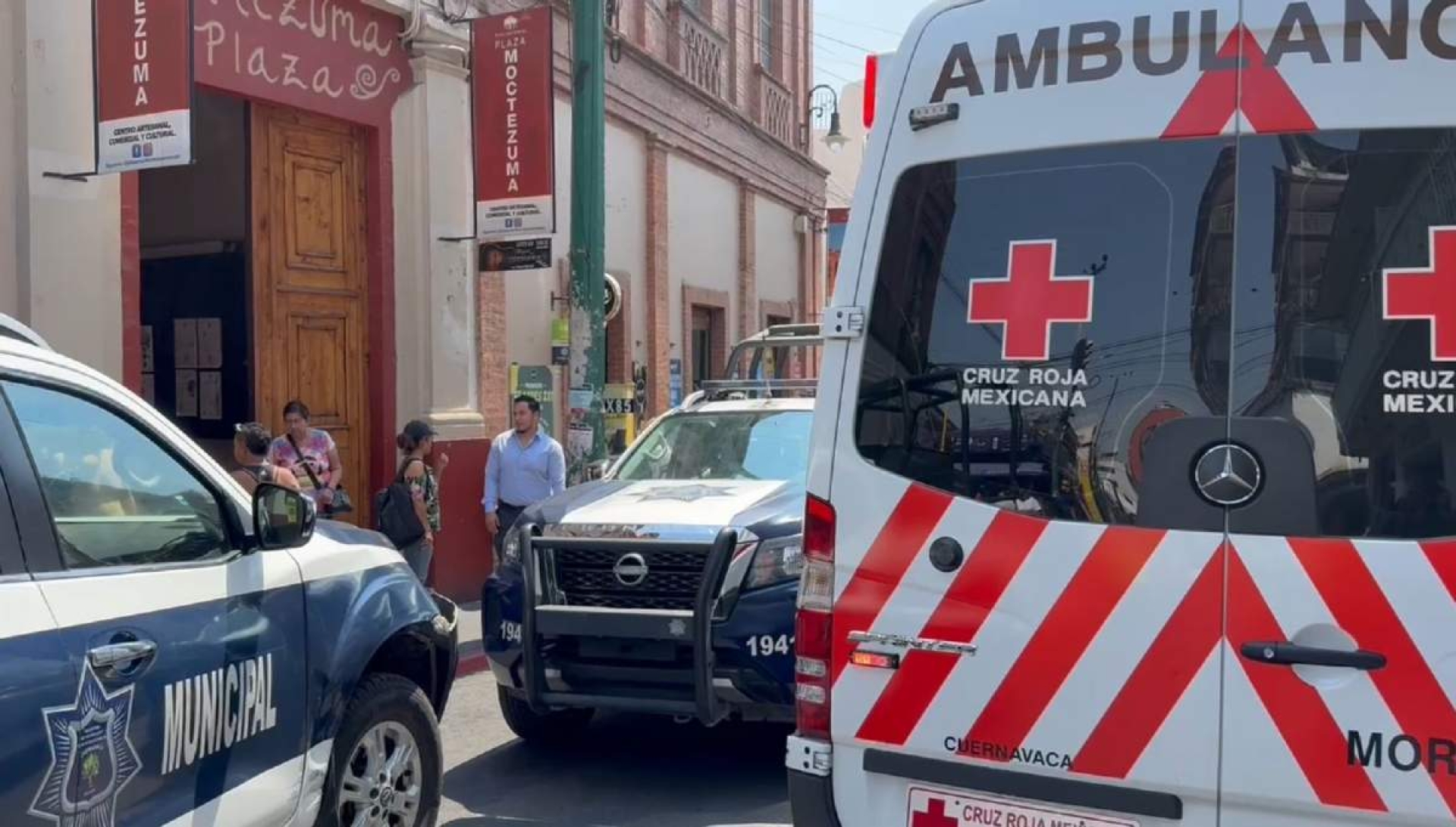 Asaltante hiere a dos personas durante persecución
