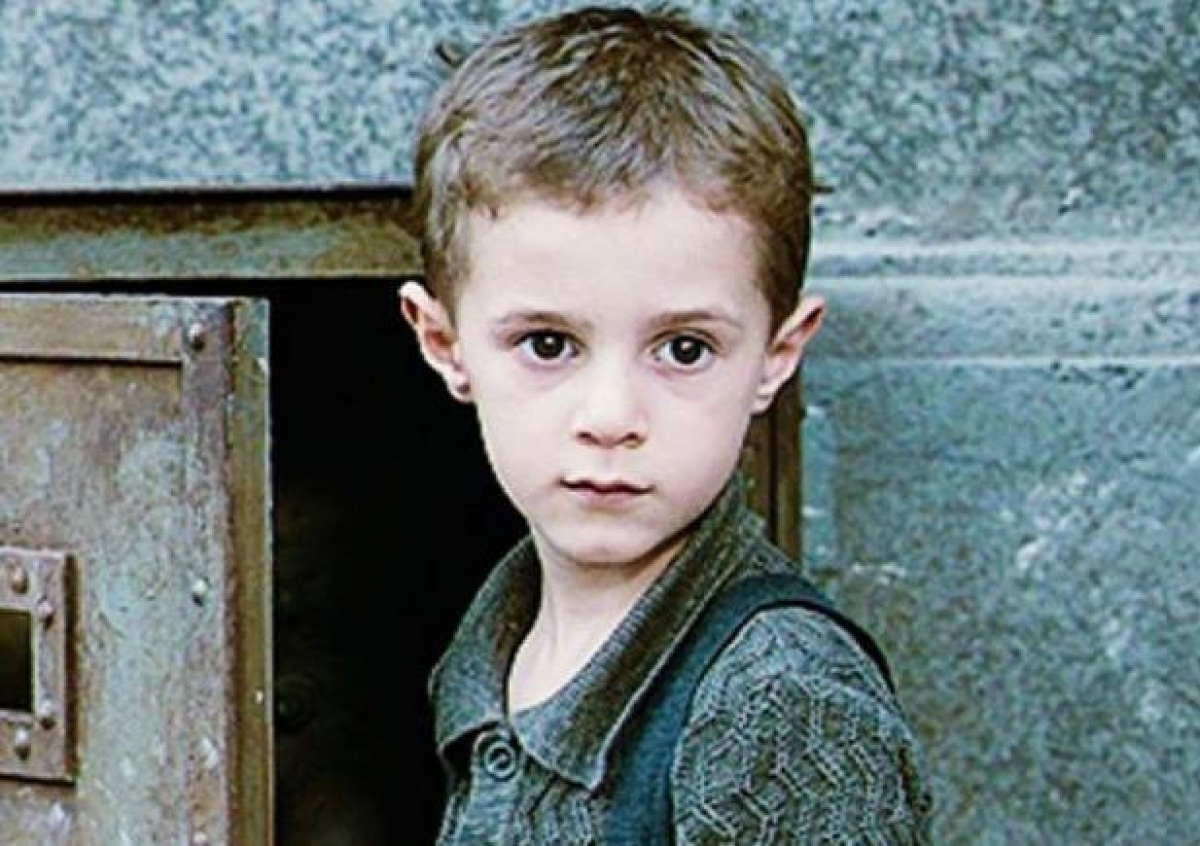 El pequeño de la película ‘La Vida es Bella’ ya creció y así se ve