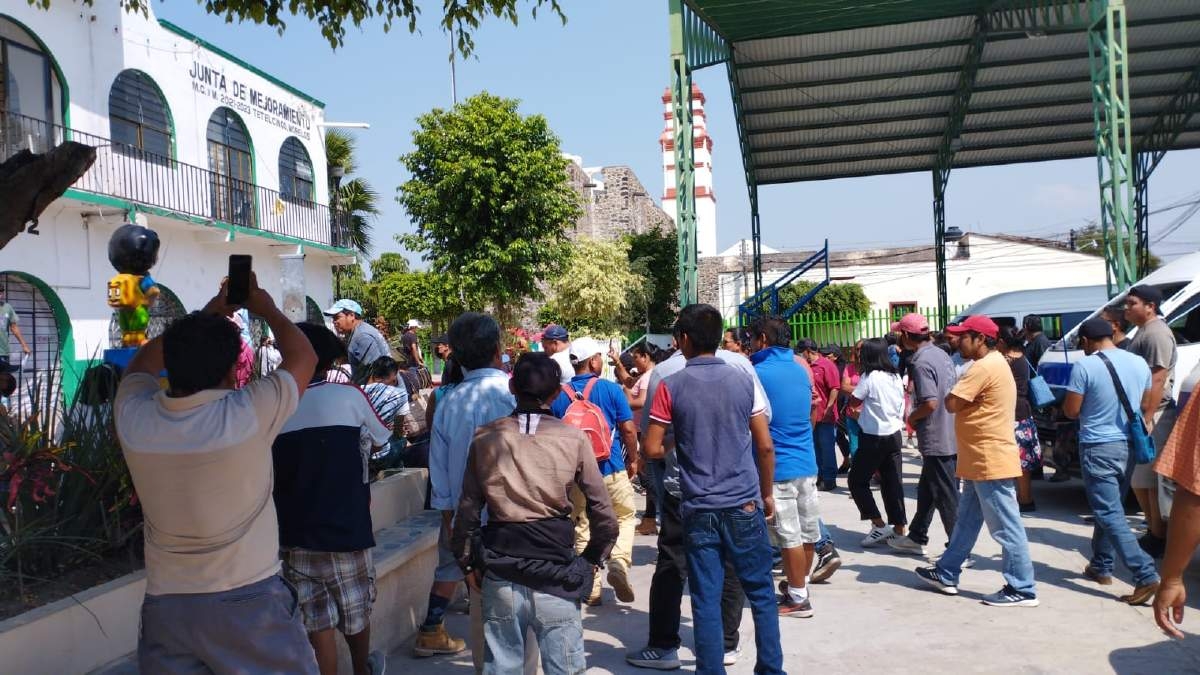 Protestan transportistas de Tetelcingo por detención de supuestas unidades “piratas”