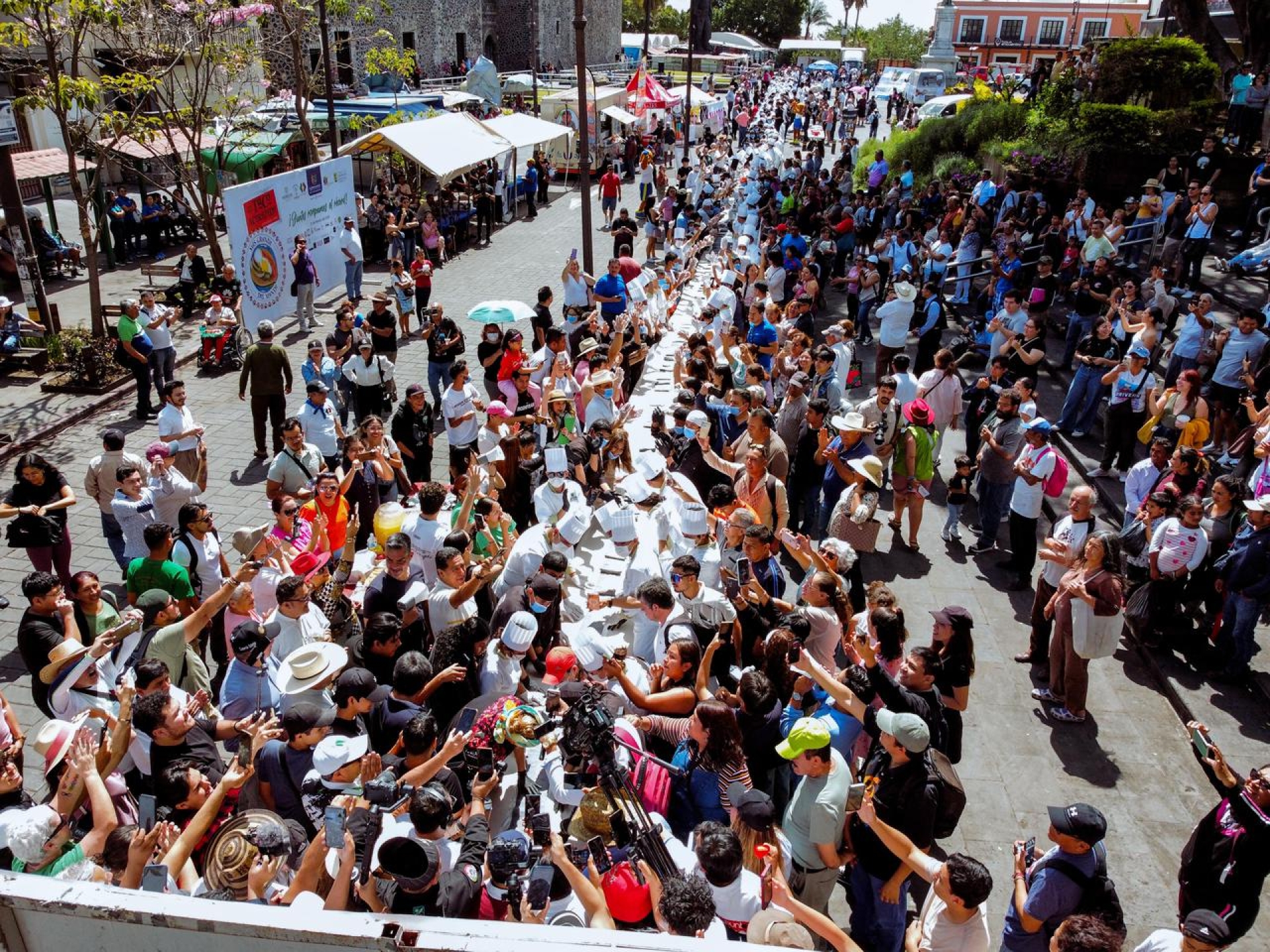 Cuernavaca reafirma liderazgo gastronómico, supera su propia marca y mantiene récord del taco acorazado más grande del mundo