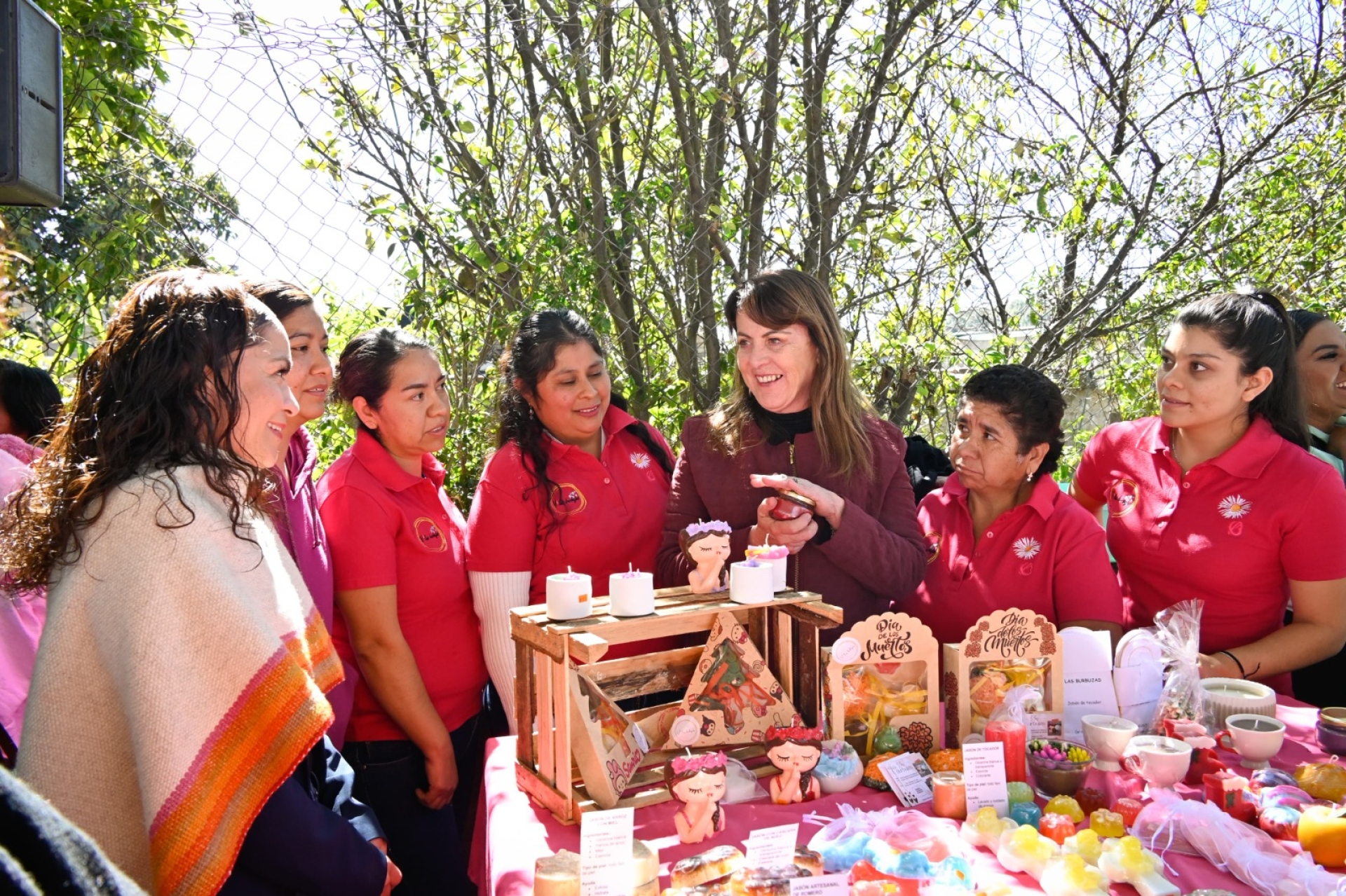 Contribuye Margarita González Saravia al bienestar de comunidades culturales y artísticas