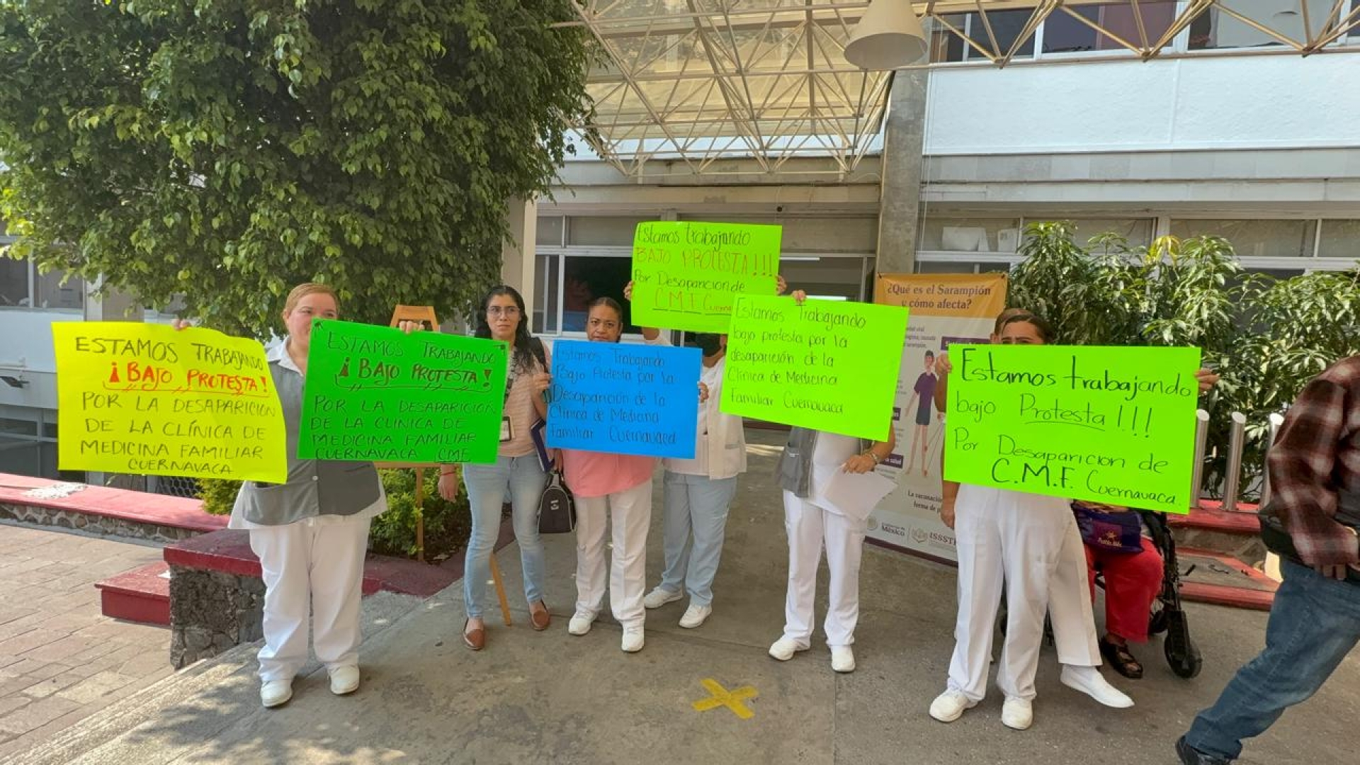 Bajo protesta laboraron trabajadores del ISSSTE, ante desaparición de clínica de medicina familiar