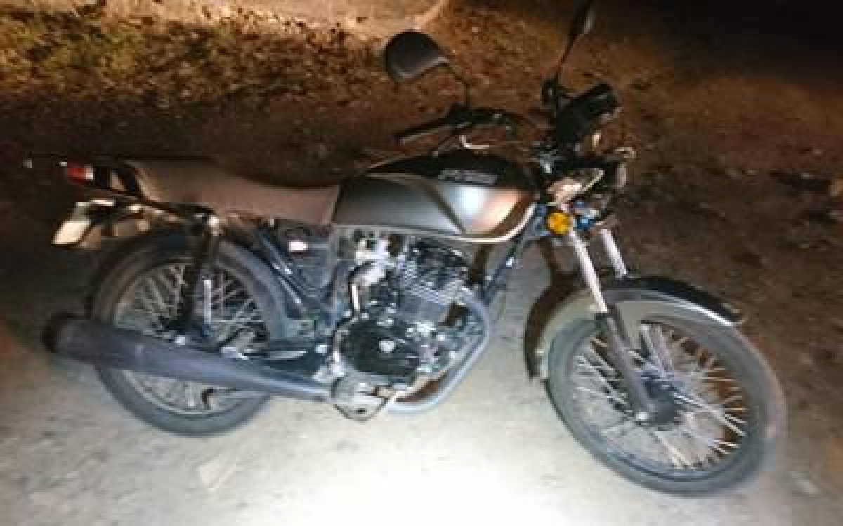 Lo descubrieron en poder de una moto robada