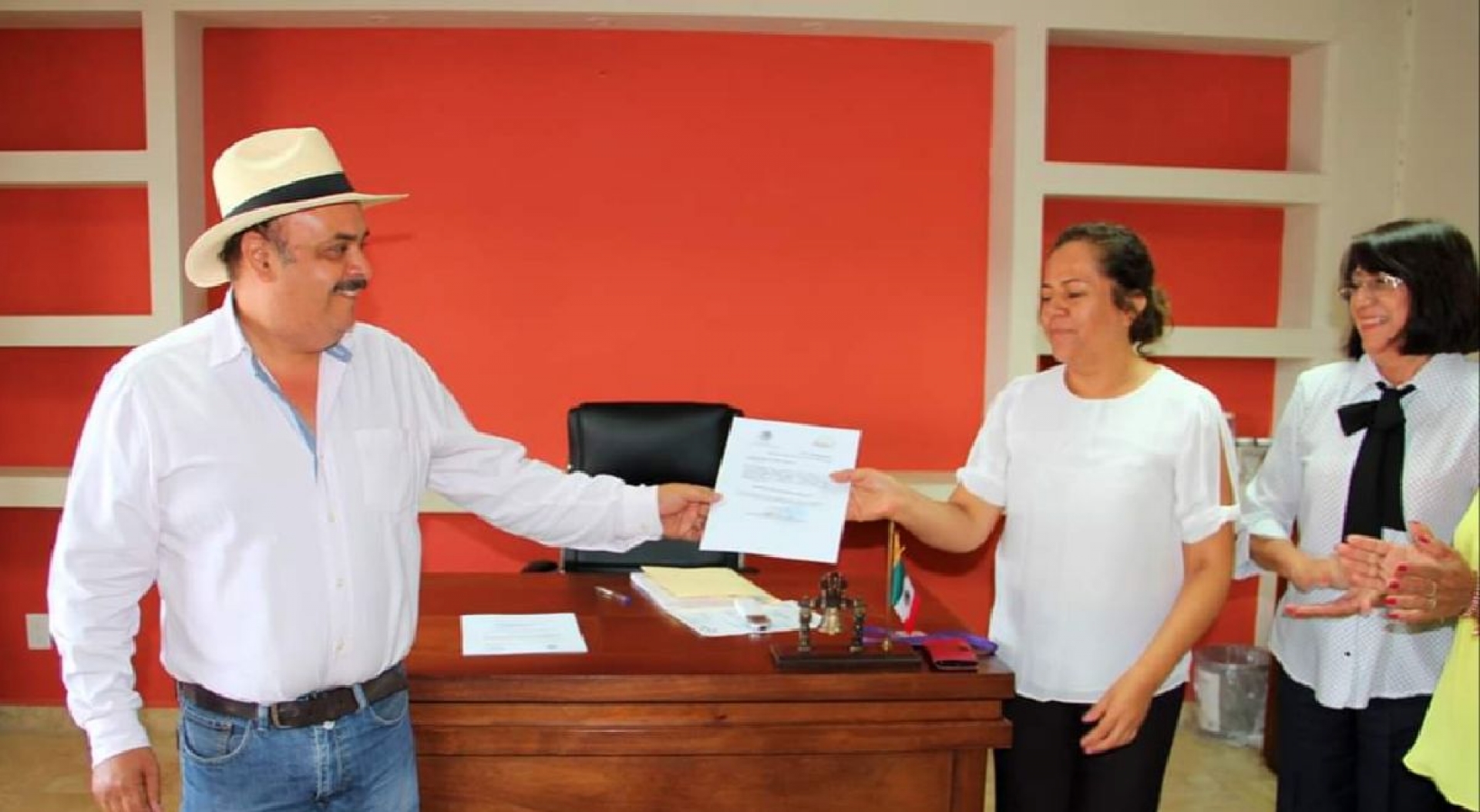Alcalde de Amacuzac realiza primeros cambios en la comuna