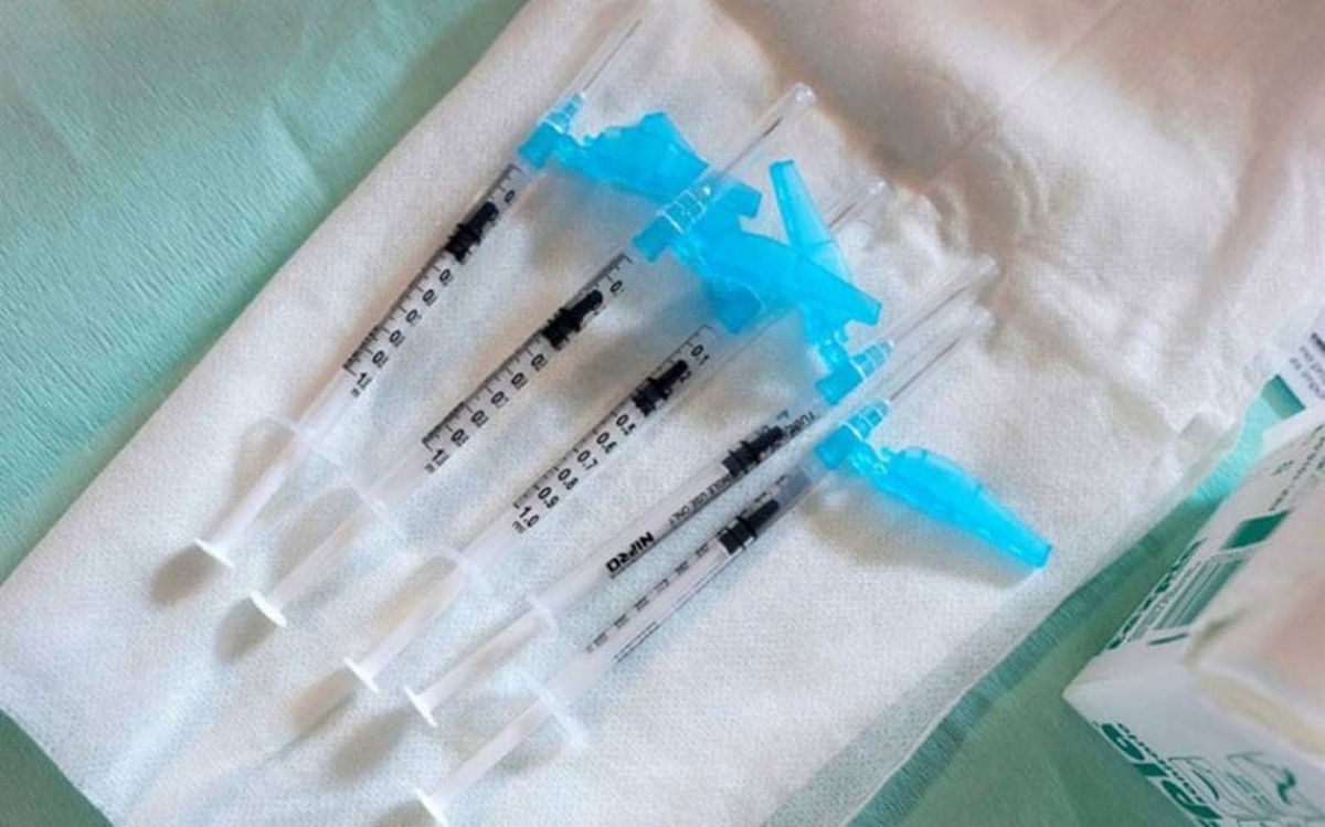 OMS advierte sobre escasez de jeringas de vacunas COVID-19