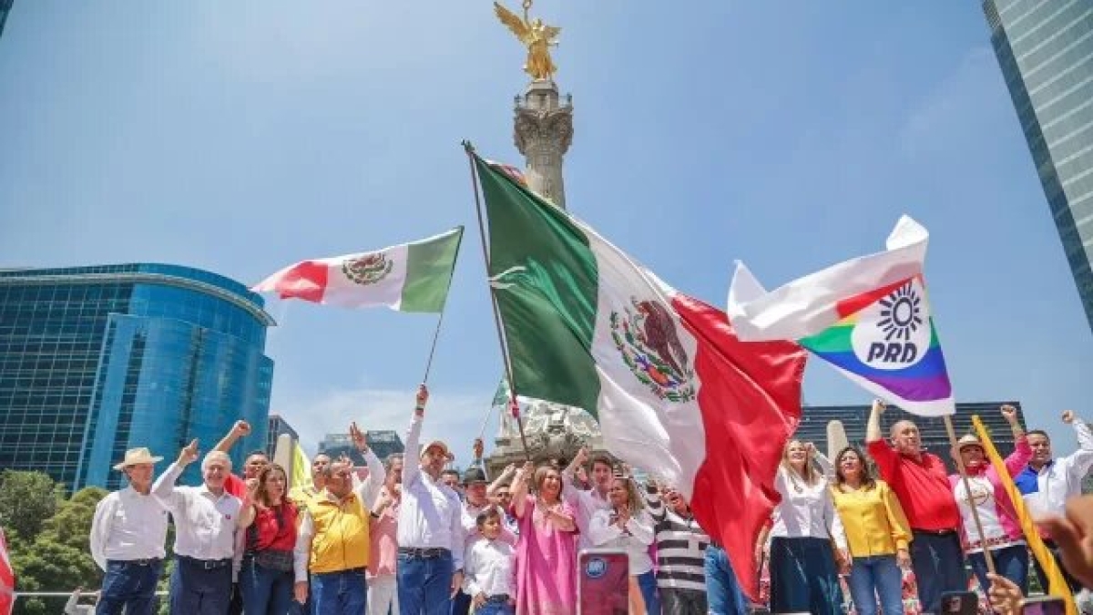 Xóchitl Gálvez recibe constancia del Frente: 'Estamos por alcanzar a Morena'
