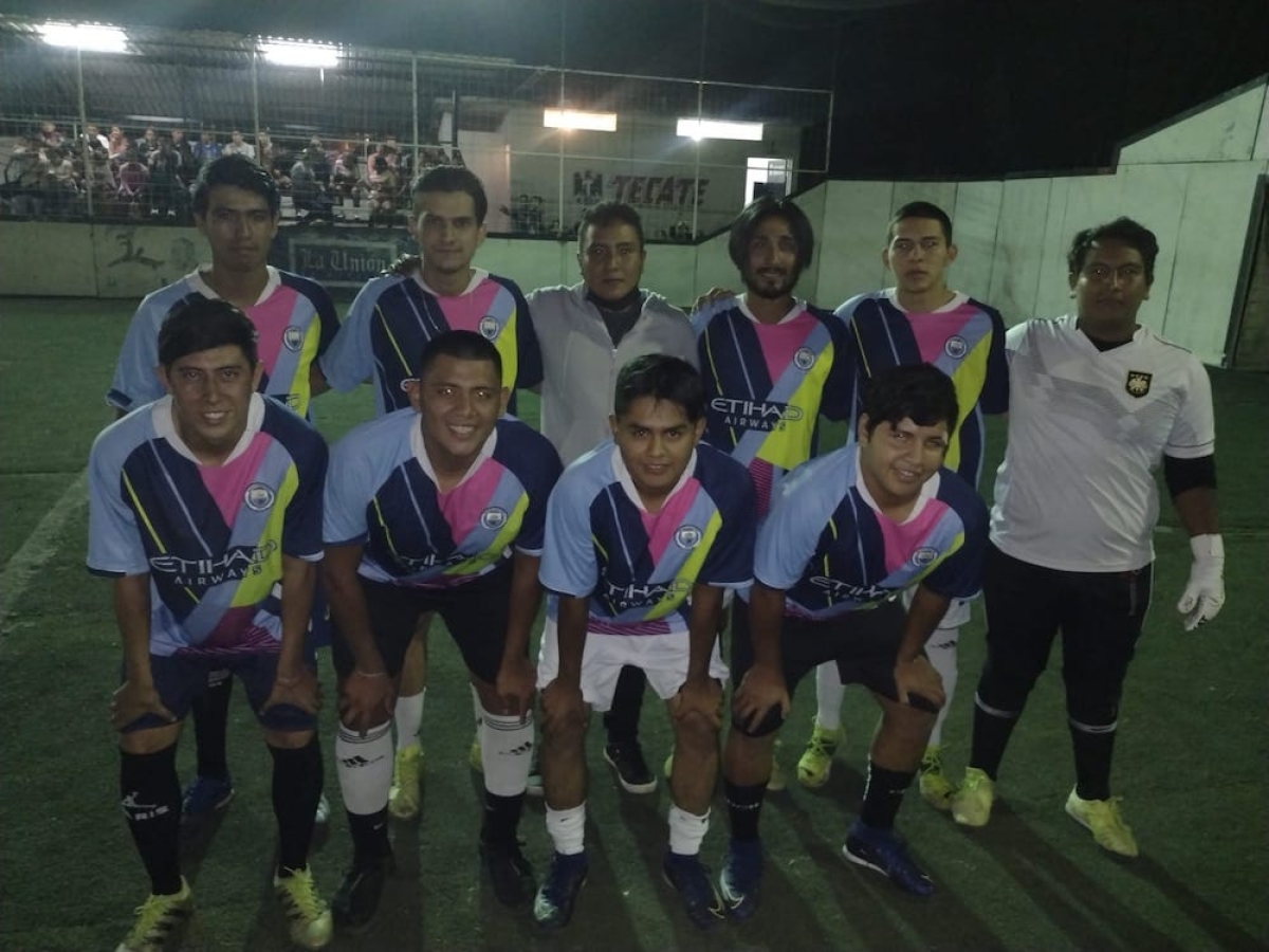 Deportivo Flores conquista título del Torneo Semanal 