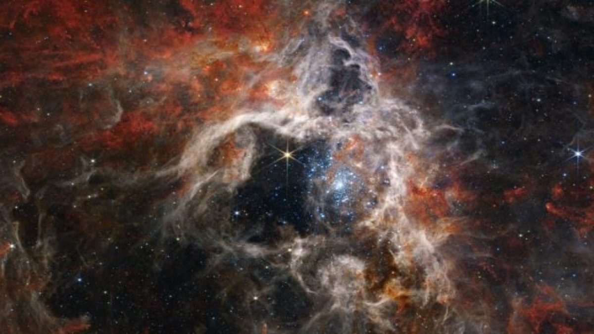 Detectan una estrella mientras se ‘traga’ un planeta